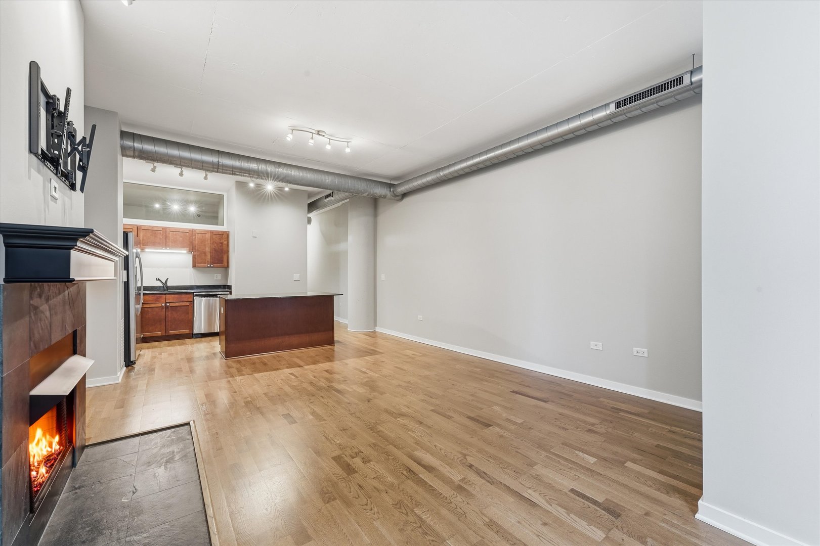 700 N Larrabee Street Unit: 1105