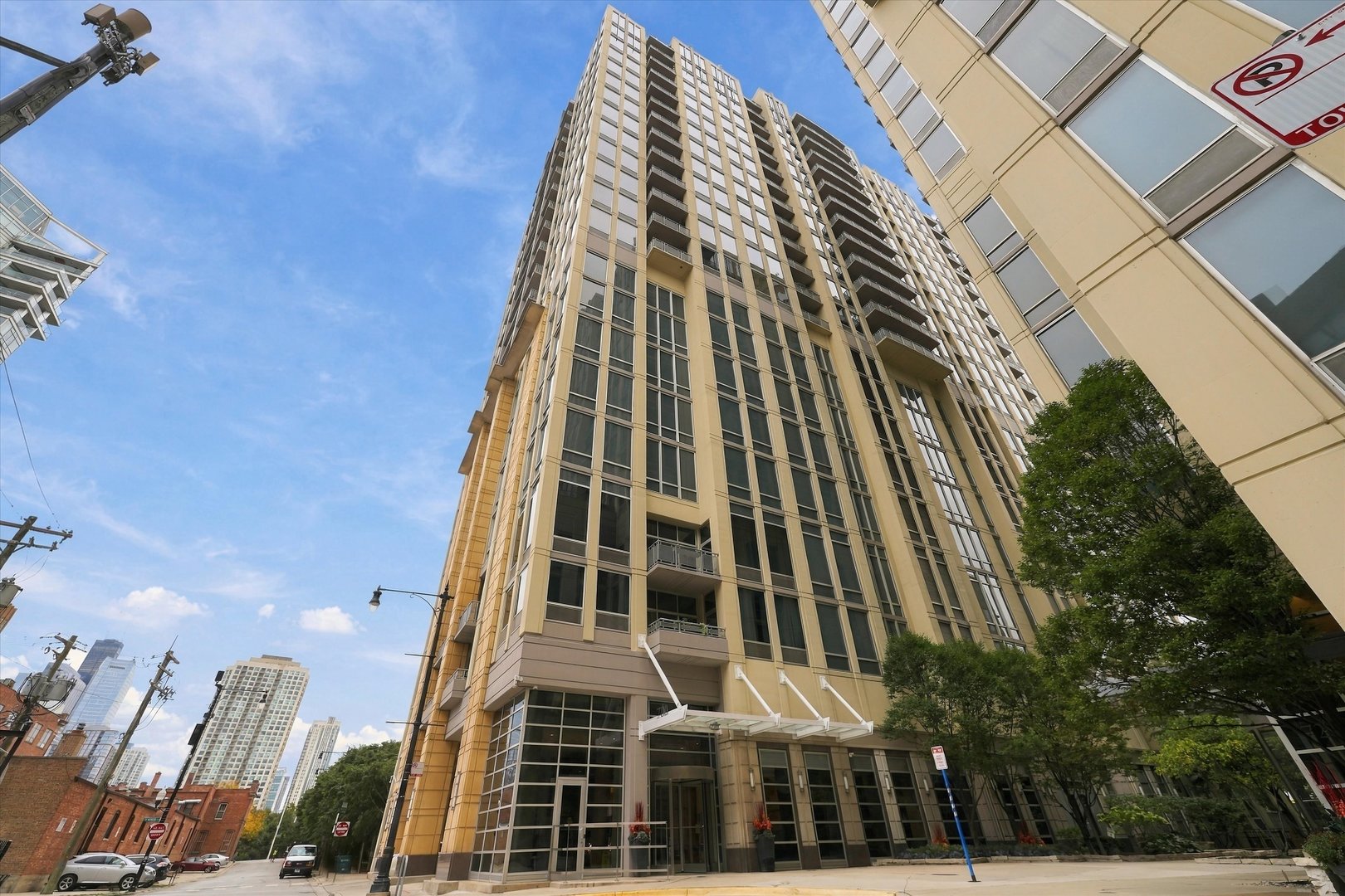 700 N Larrabee Street Unit: 1105