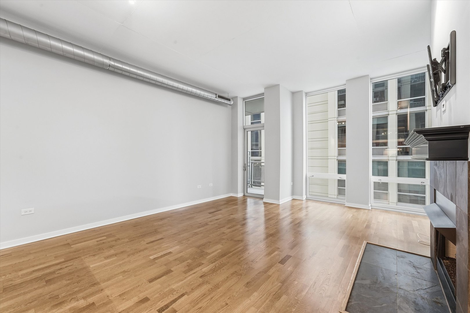 700 N Larrabee Street Unit: 1105