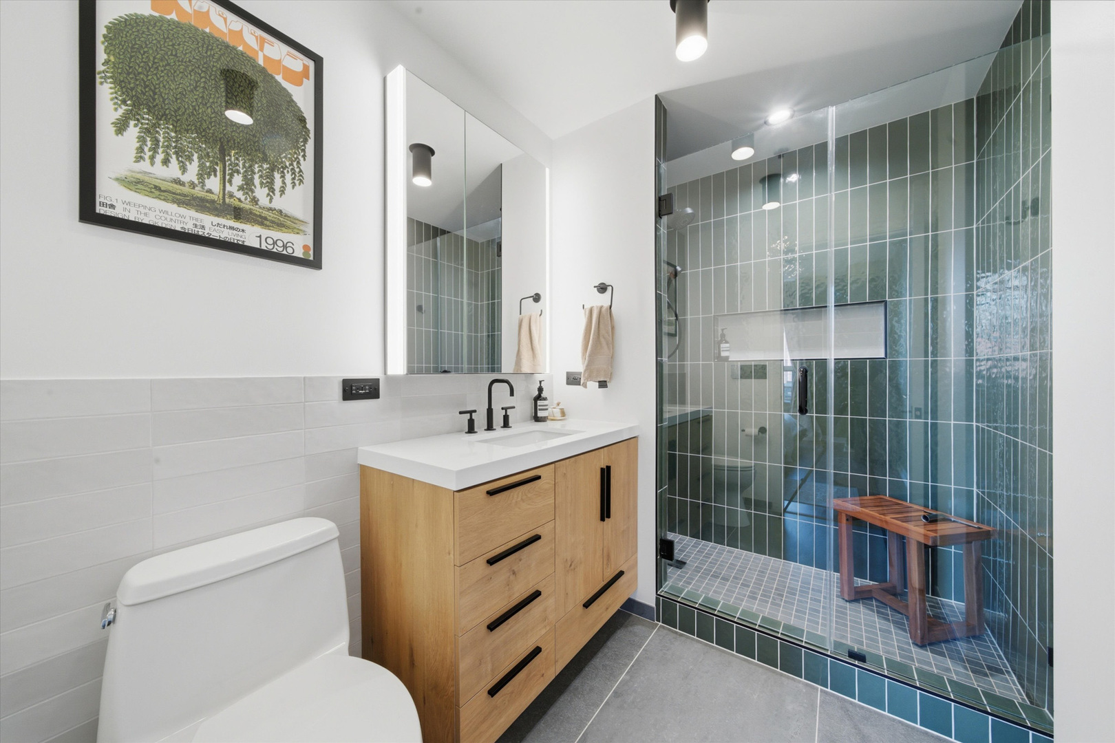 330 W Grand Avenue Unit: 807