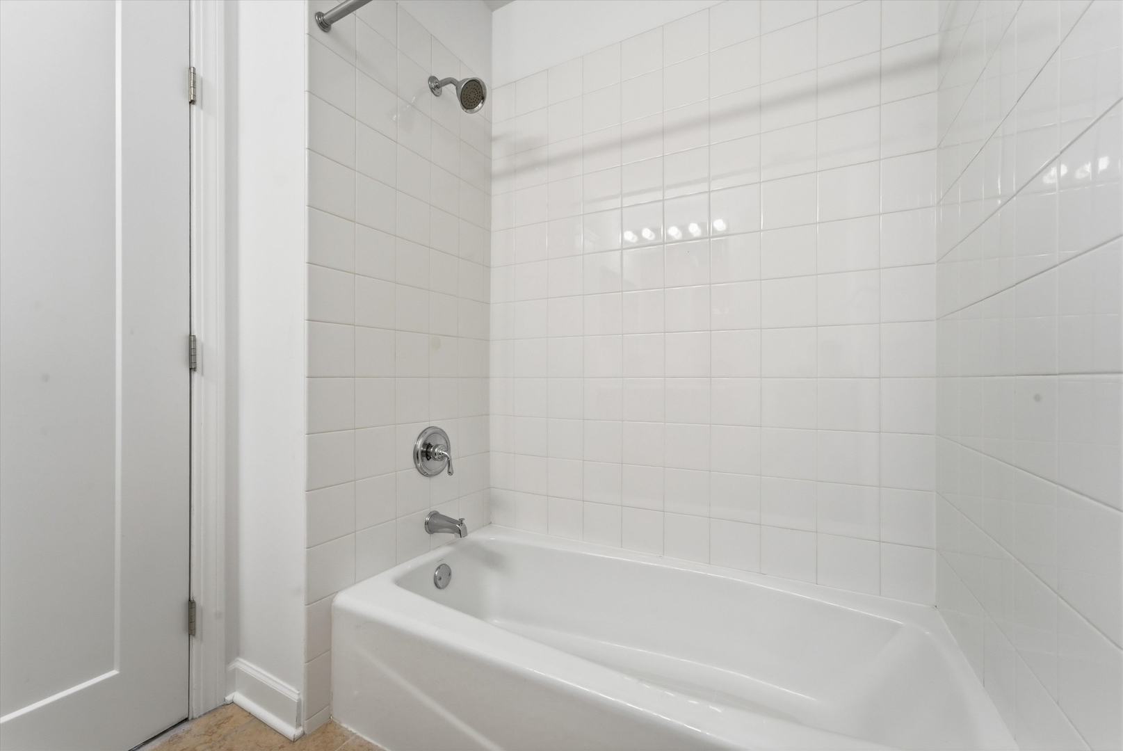 1201 S Prairie Avenue Unit: 1706