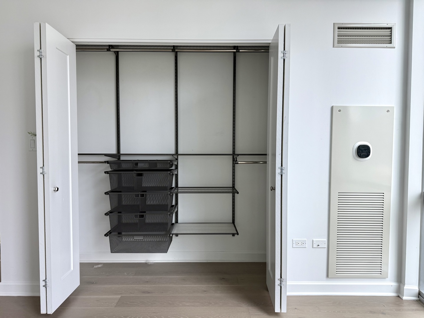 1201 S Prairie Avenue Unit: 1706