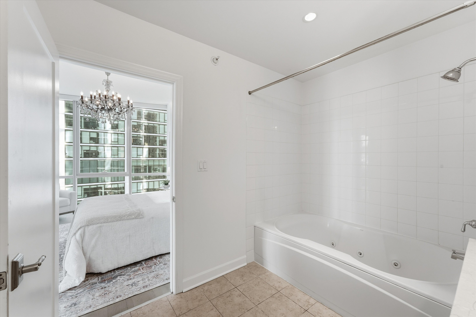 1201 S Prairie Avenue Unit: 1706