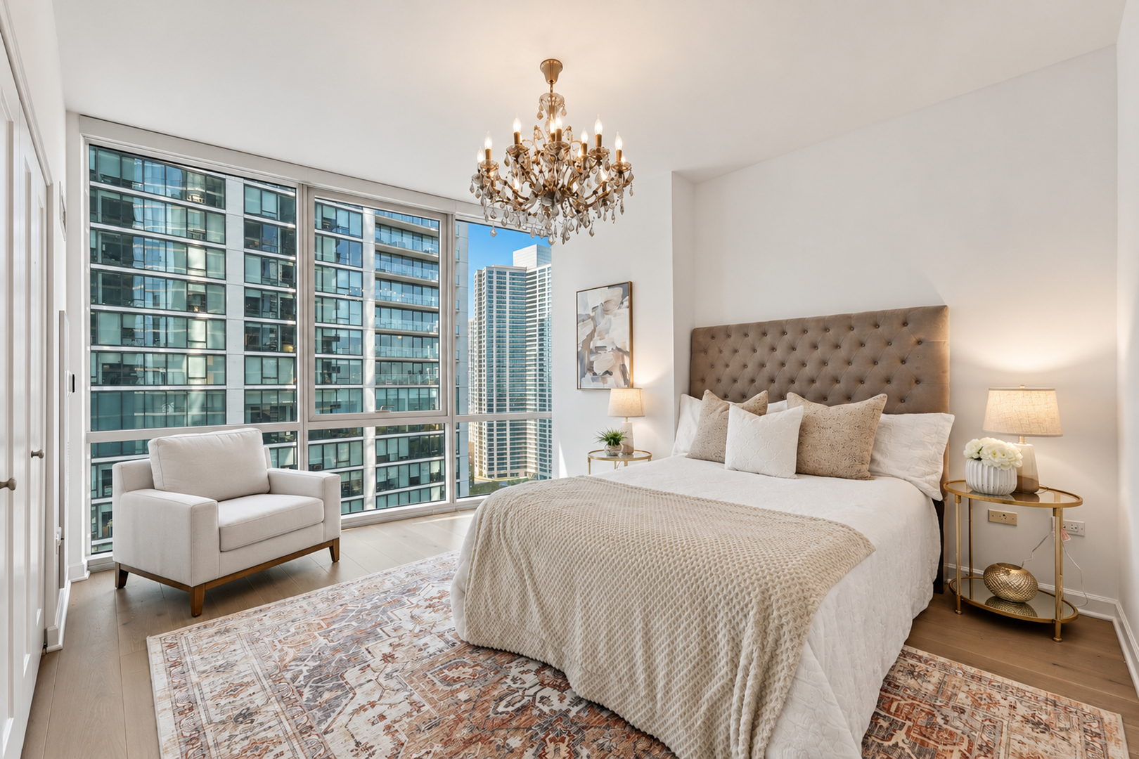 1201 S Prairie Avenue Unit: 1706