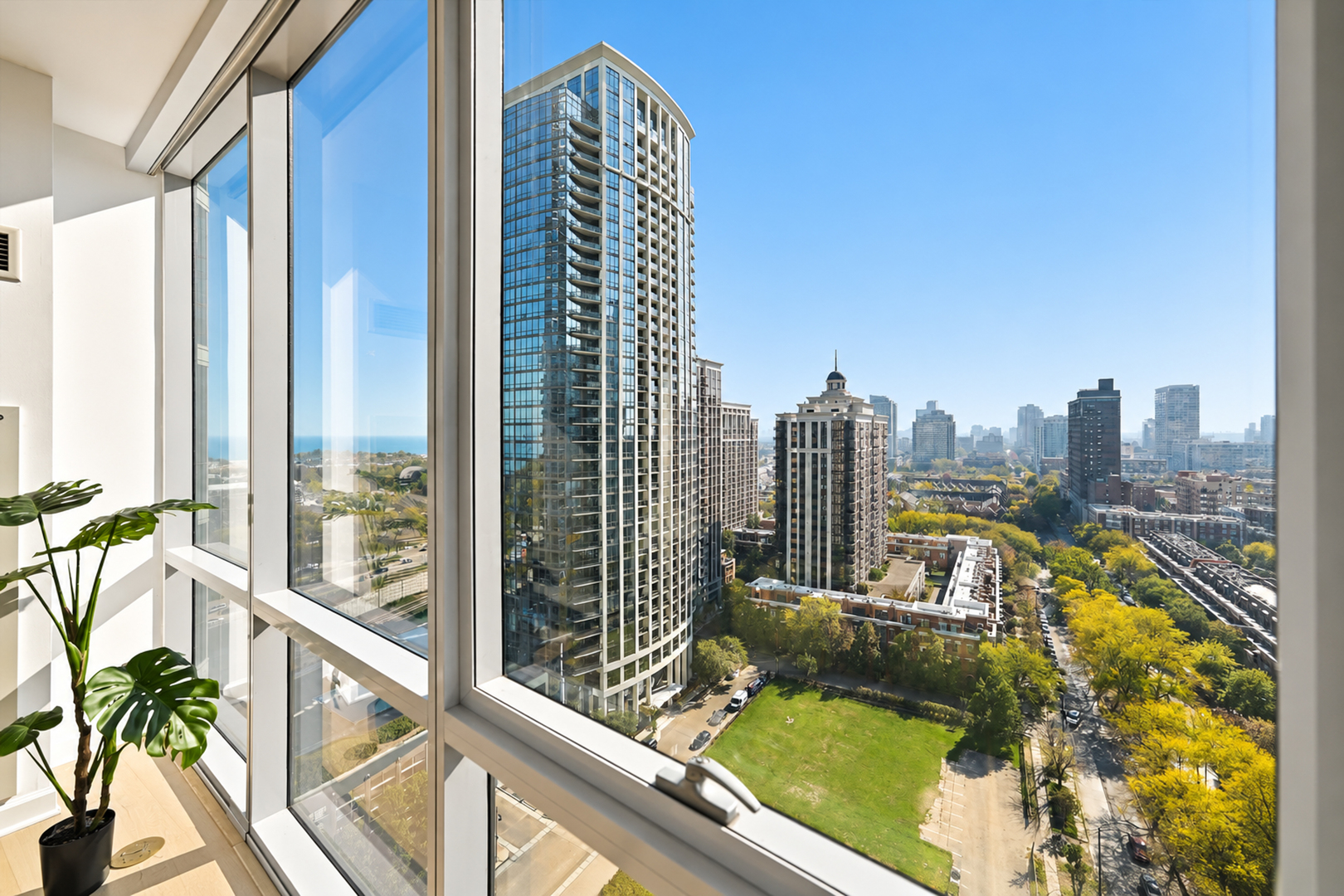 1201 S Prairie Avenue Unit: 1706