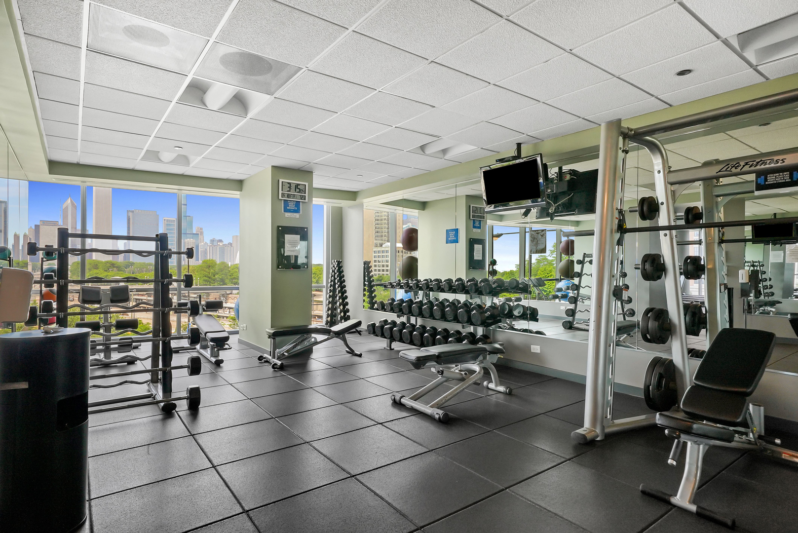 1201 S Prairie Avenue Unit: 1706