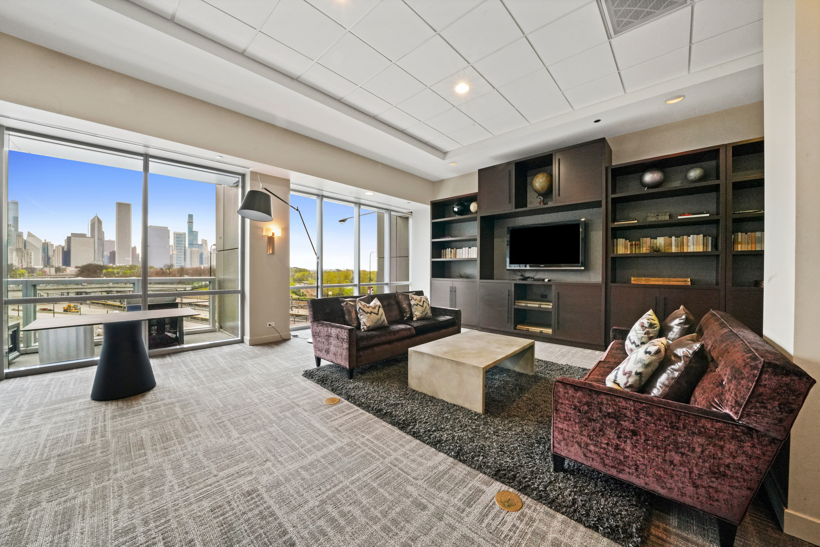 1201 S Prairie Avenue Unit: 1706