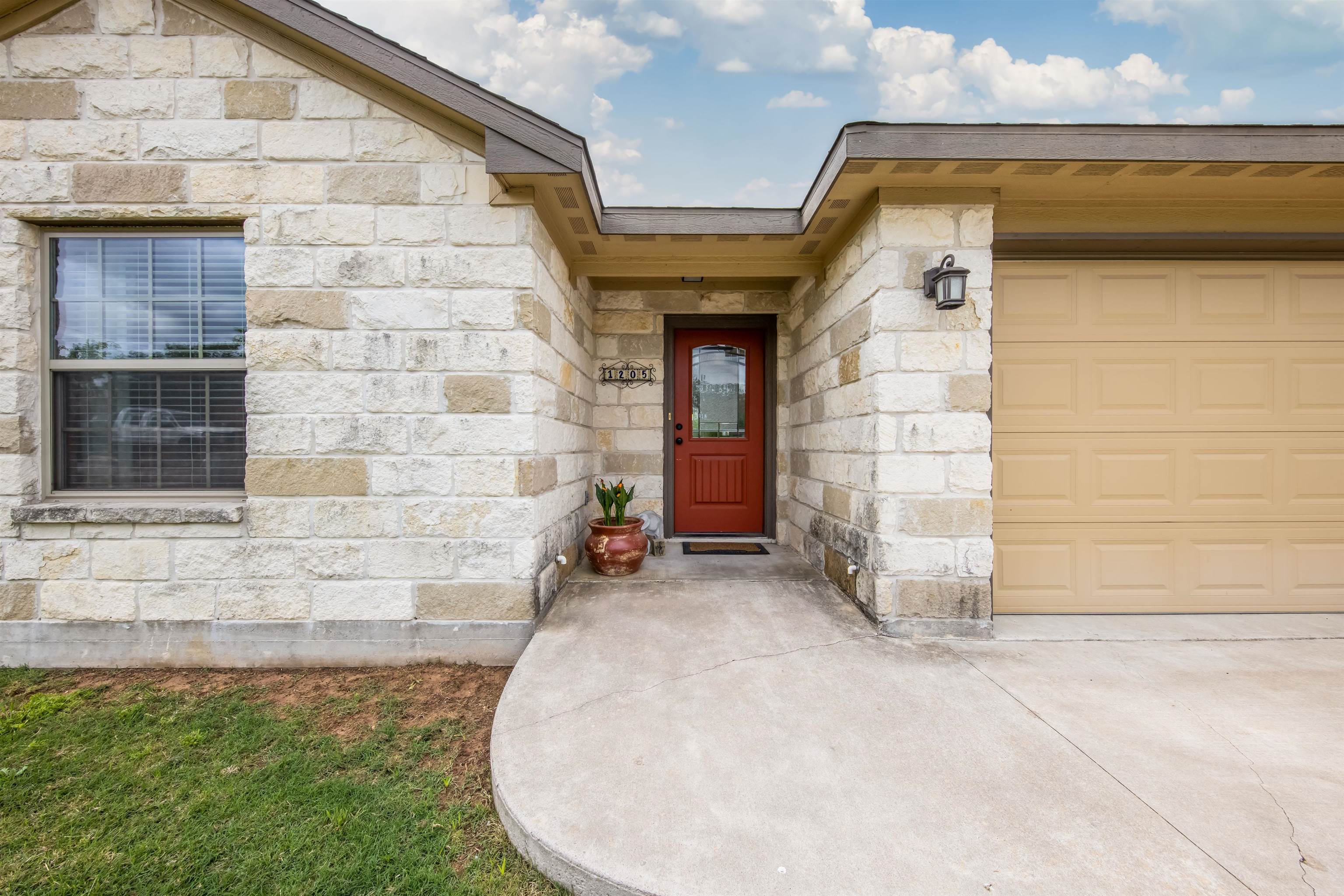 1205 E Marble Street