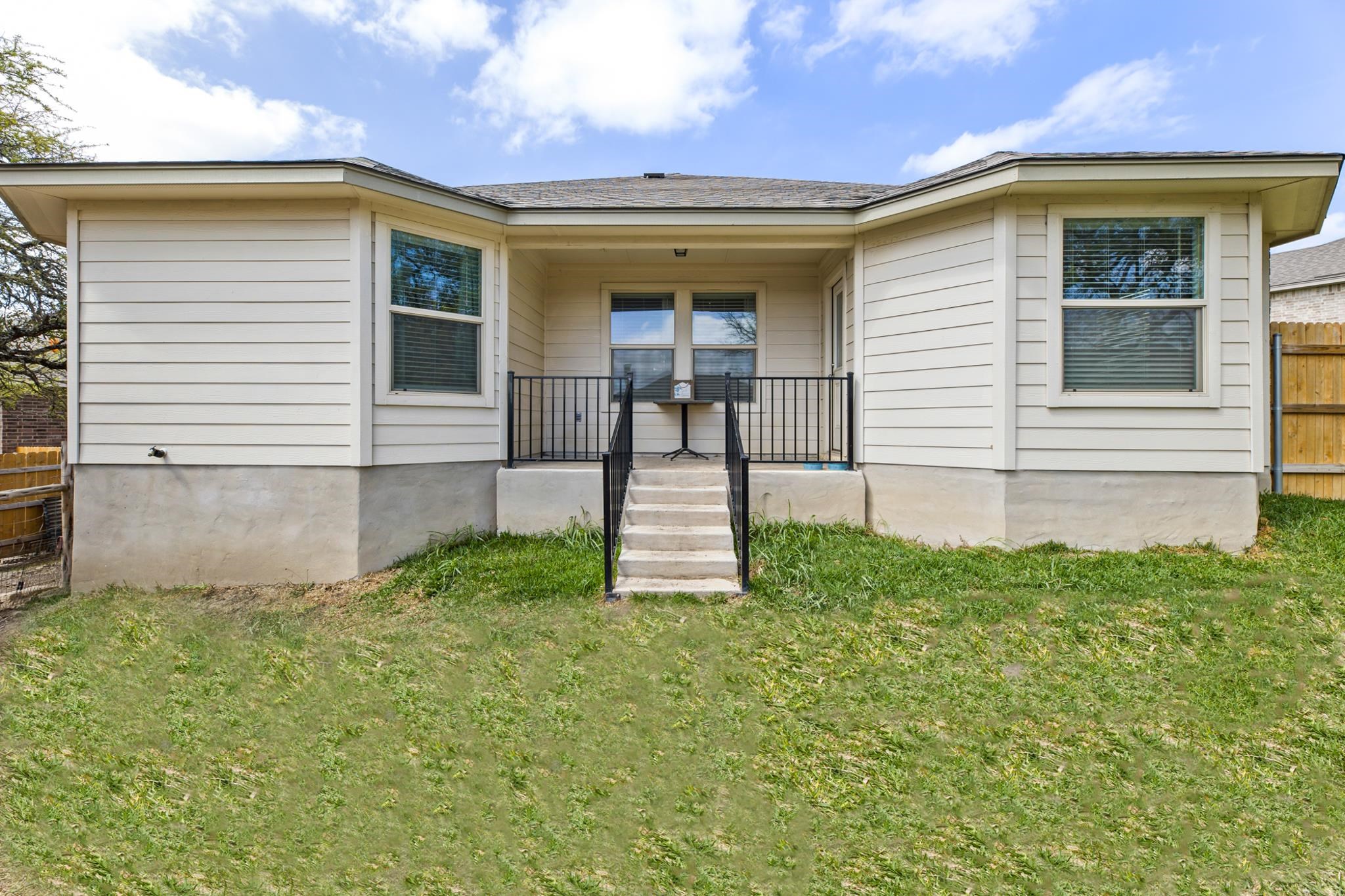 240 Peppermill Loop