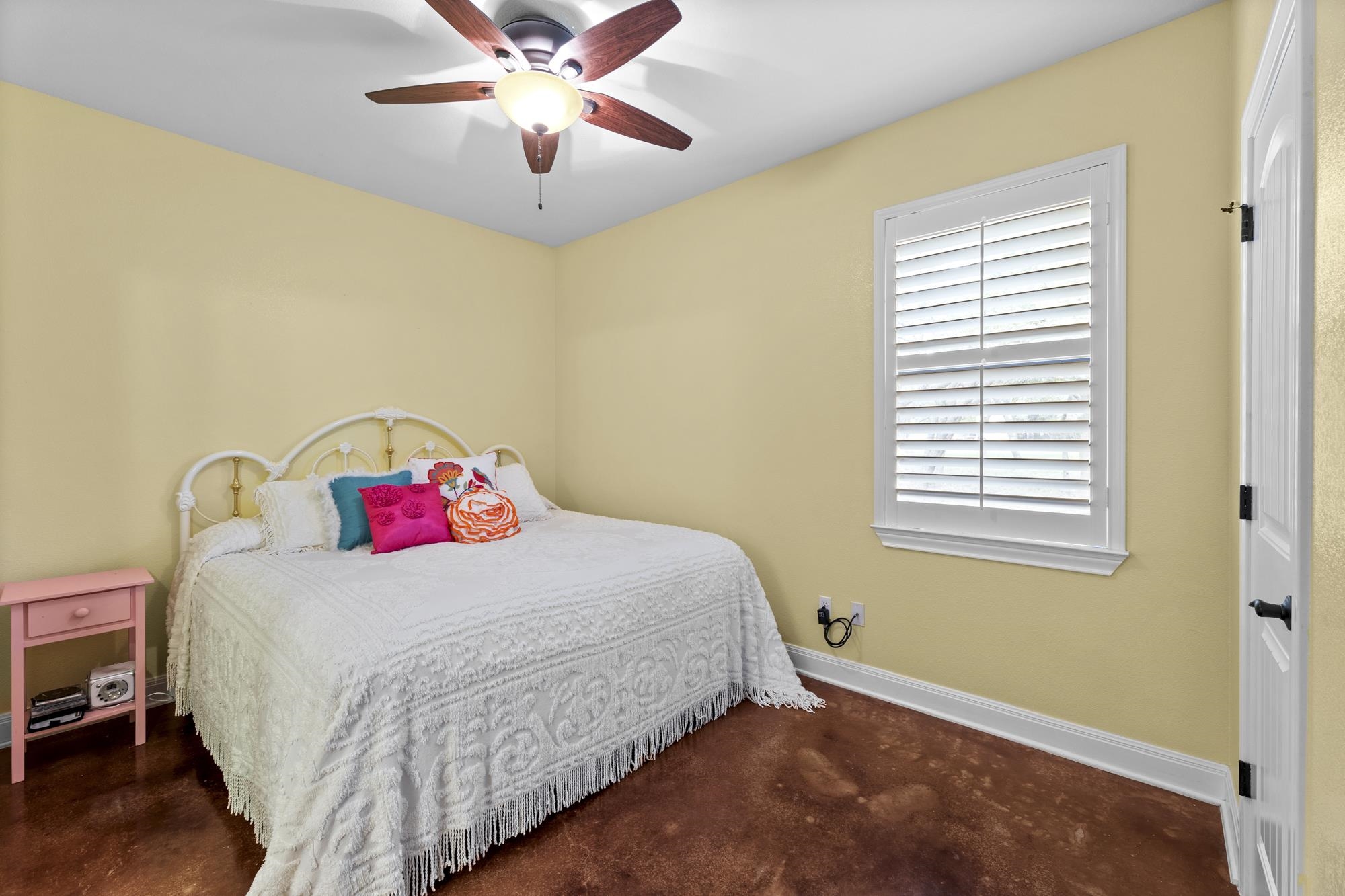 130 Circle Oak Drive