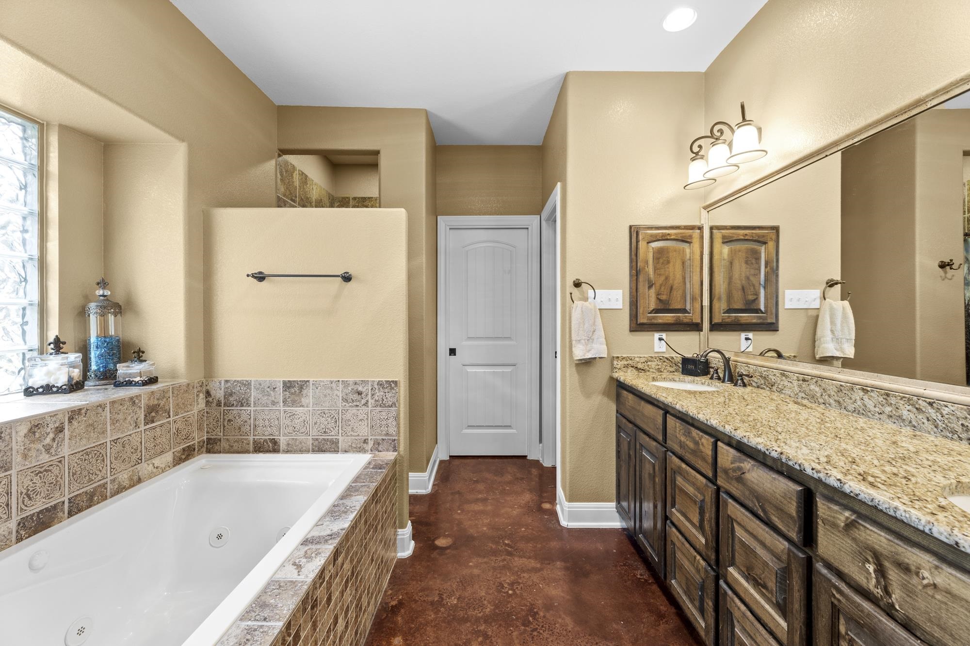 130 Circle Oak Drive