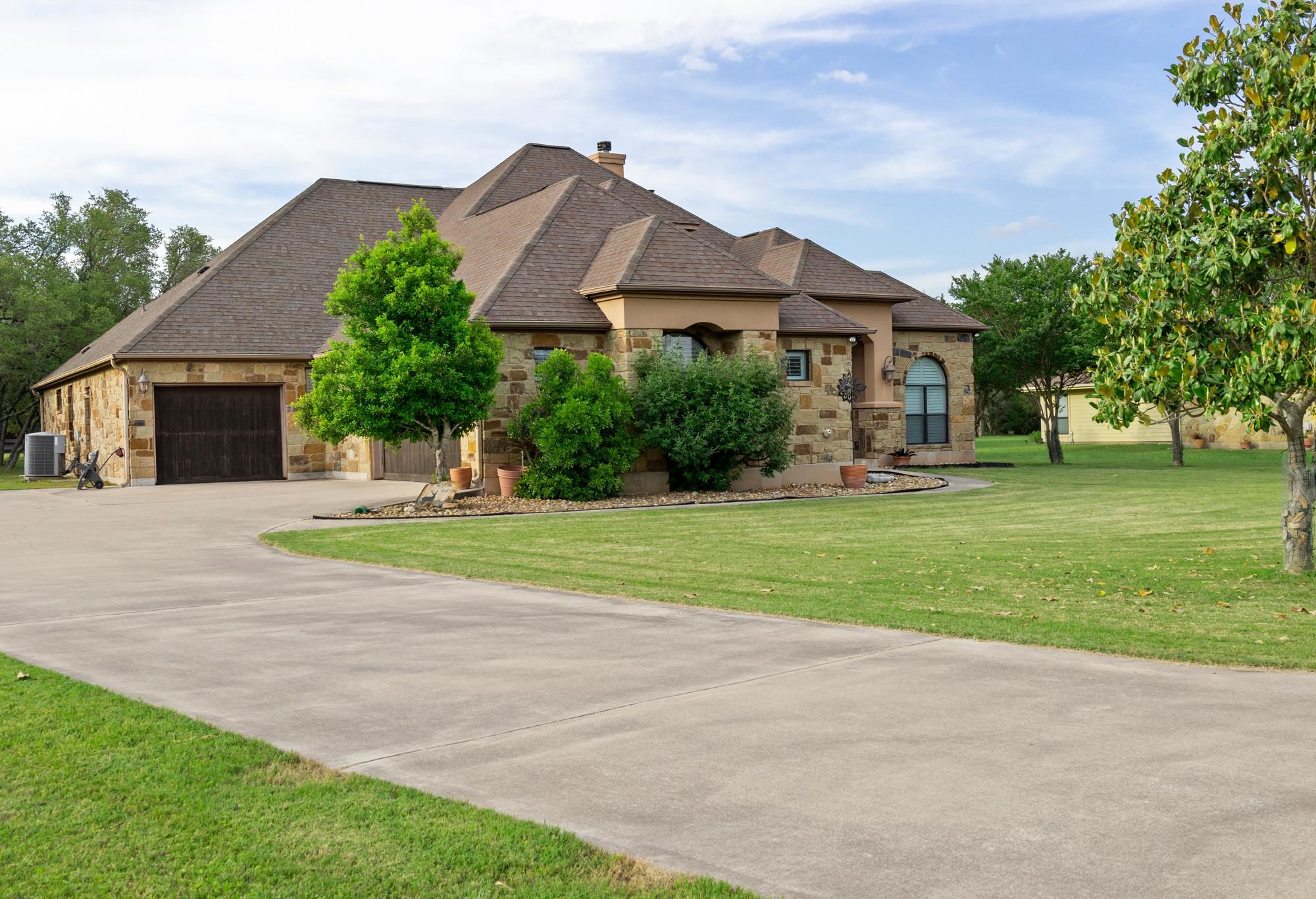 130 Circle Oak Drive
