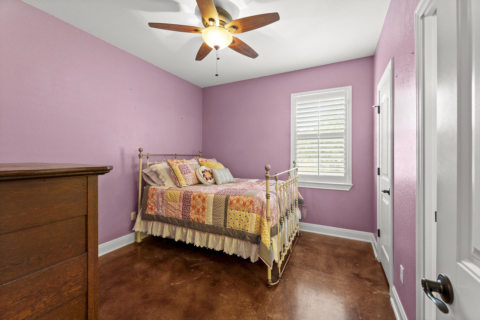 130 Circle Oak Drive