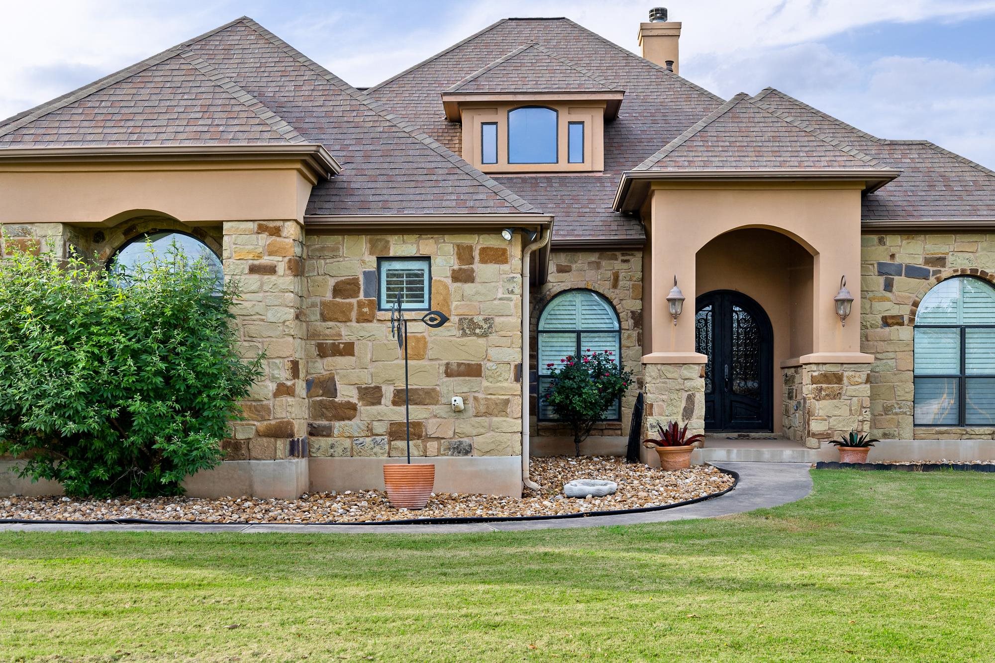 130 Circle Oak Drive