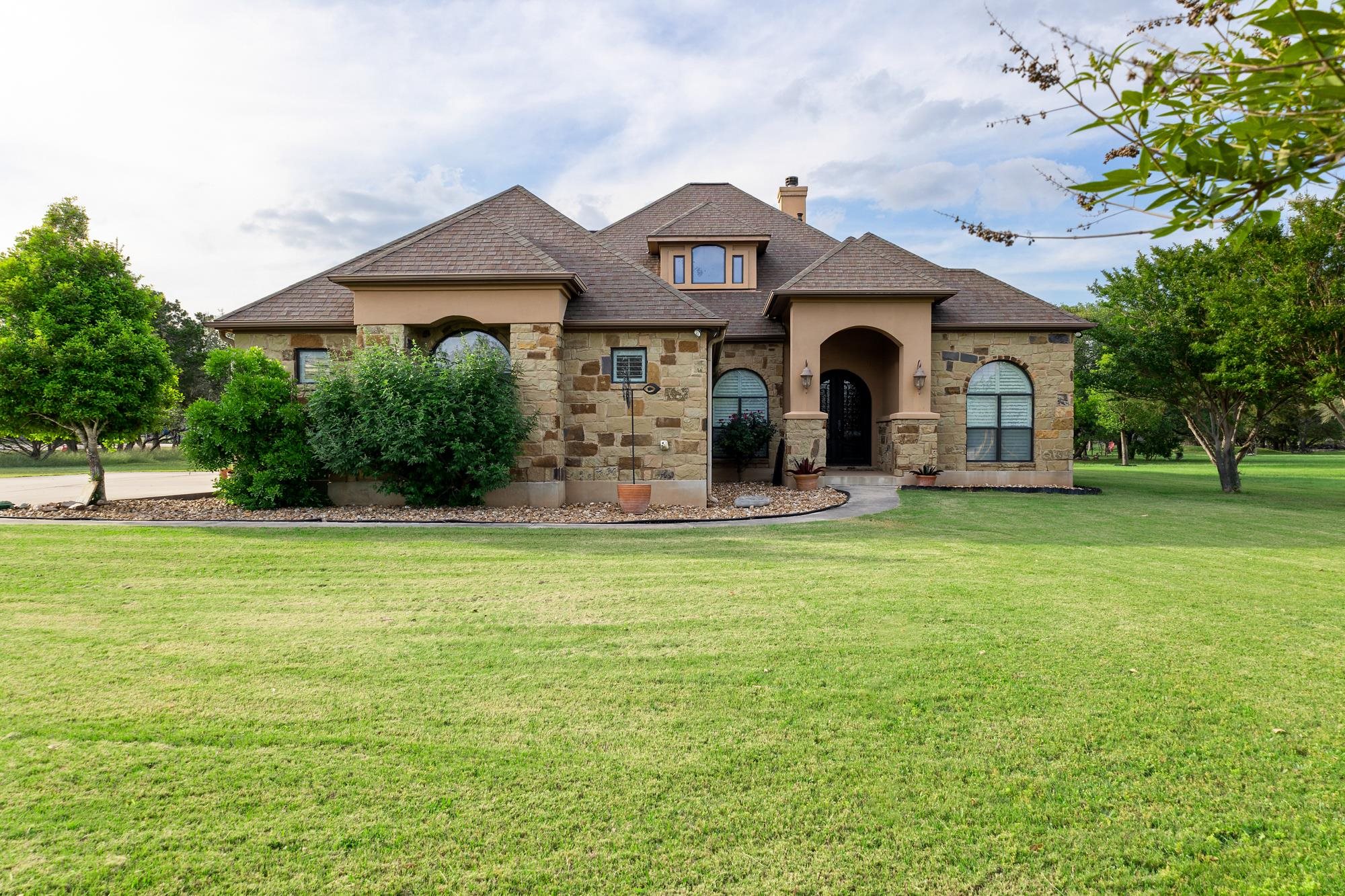 130 Circle Oak Drive