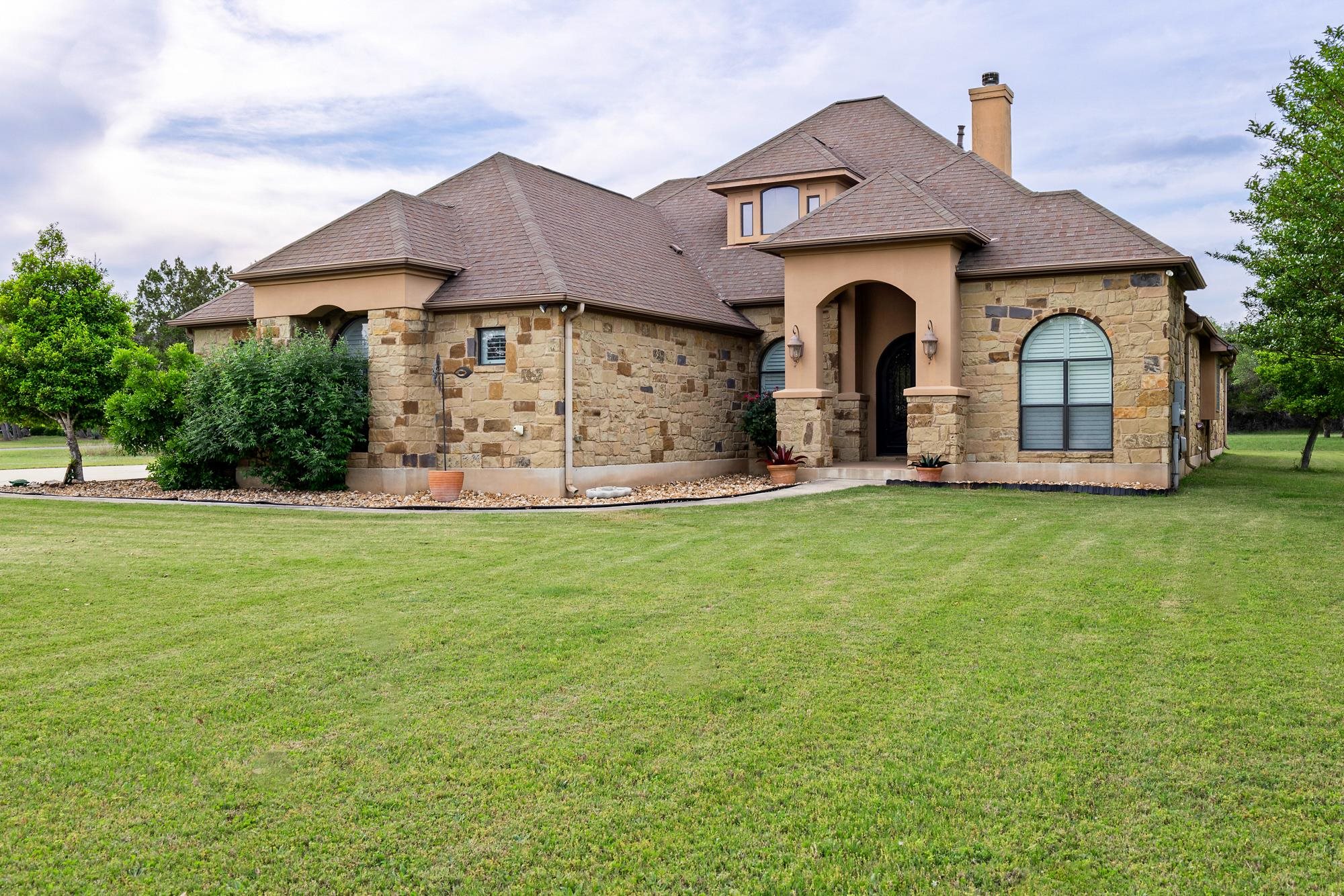130 Circle Oak Drive