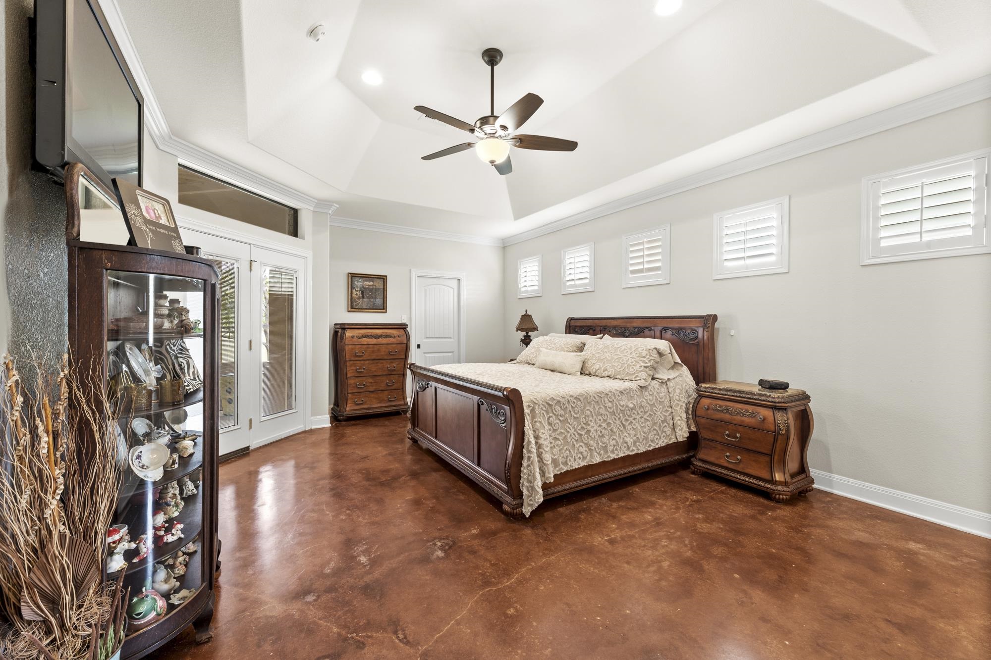 130 Circle Oak Drive