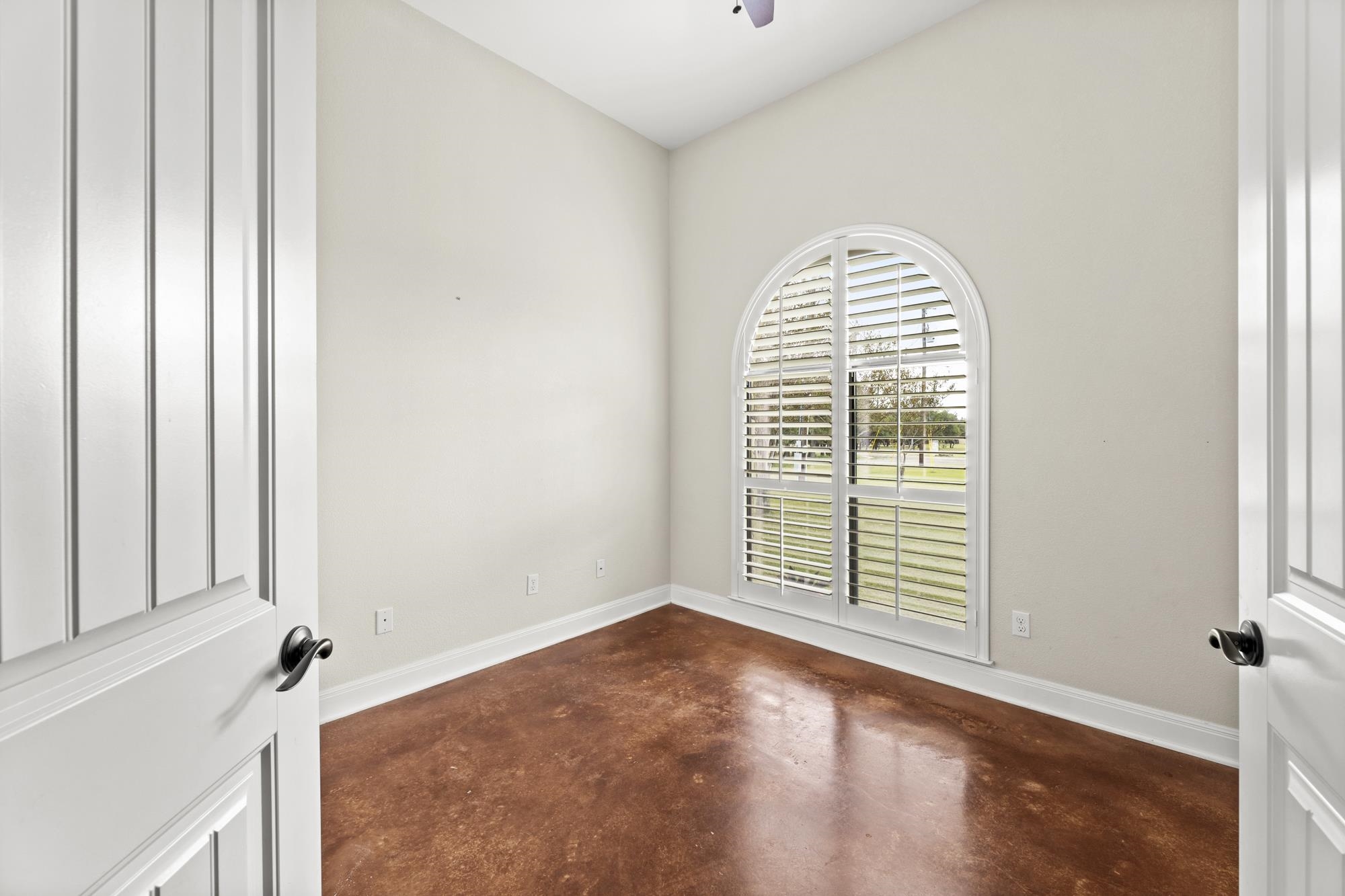 130 Circle Oak Drive