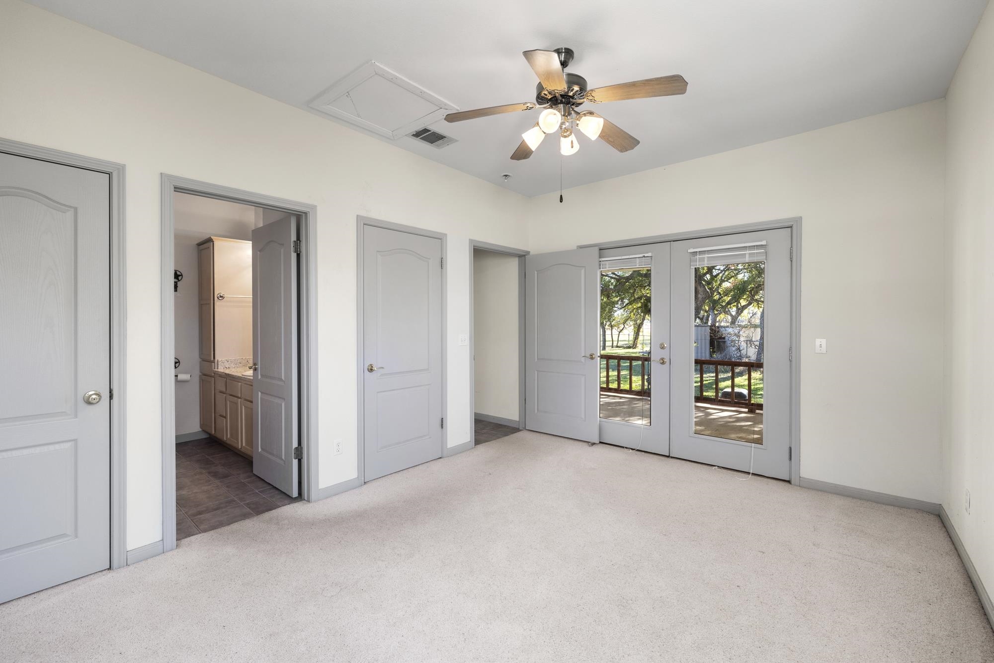 100 Agarita Drive
