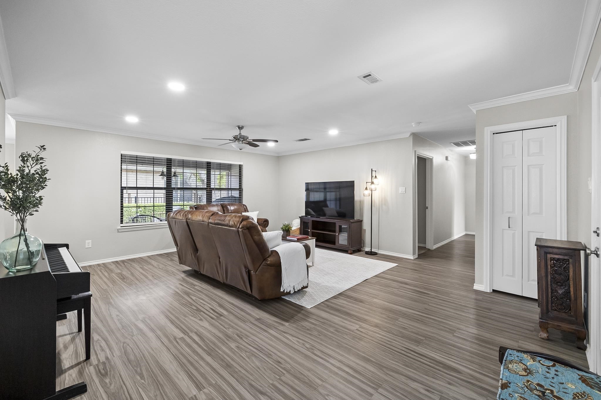 709 Applewood Drive
