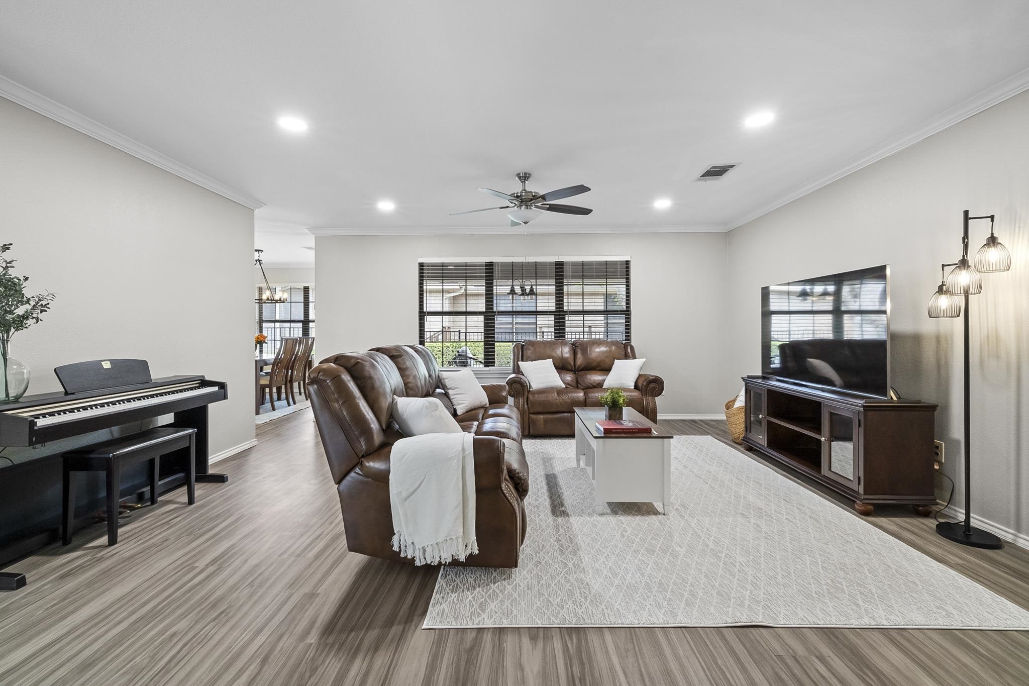 709 Applewood Drive