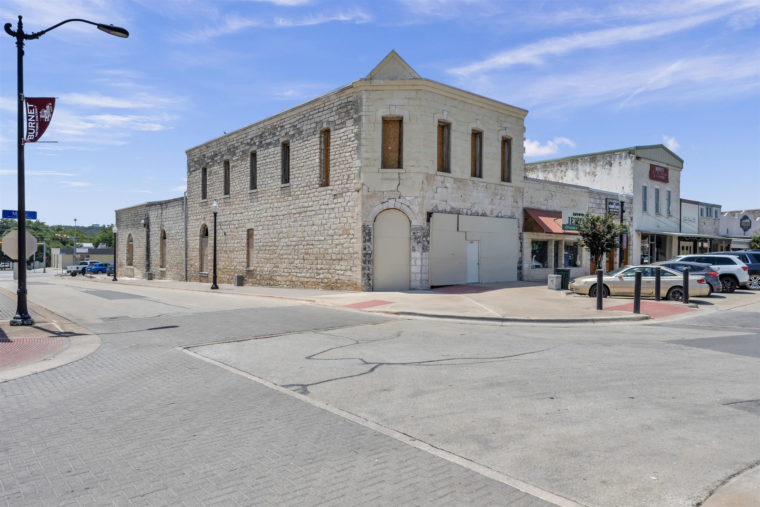 236 S Main St