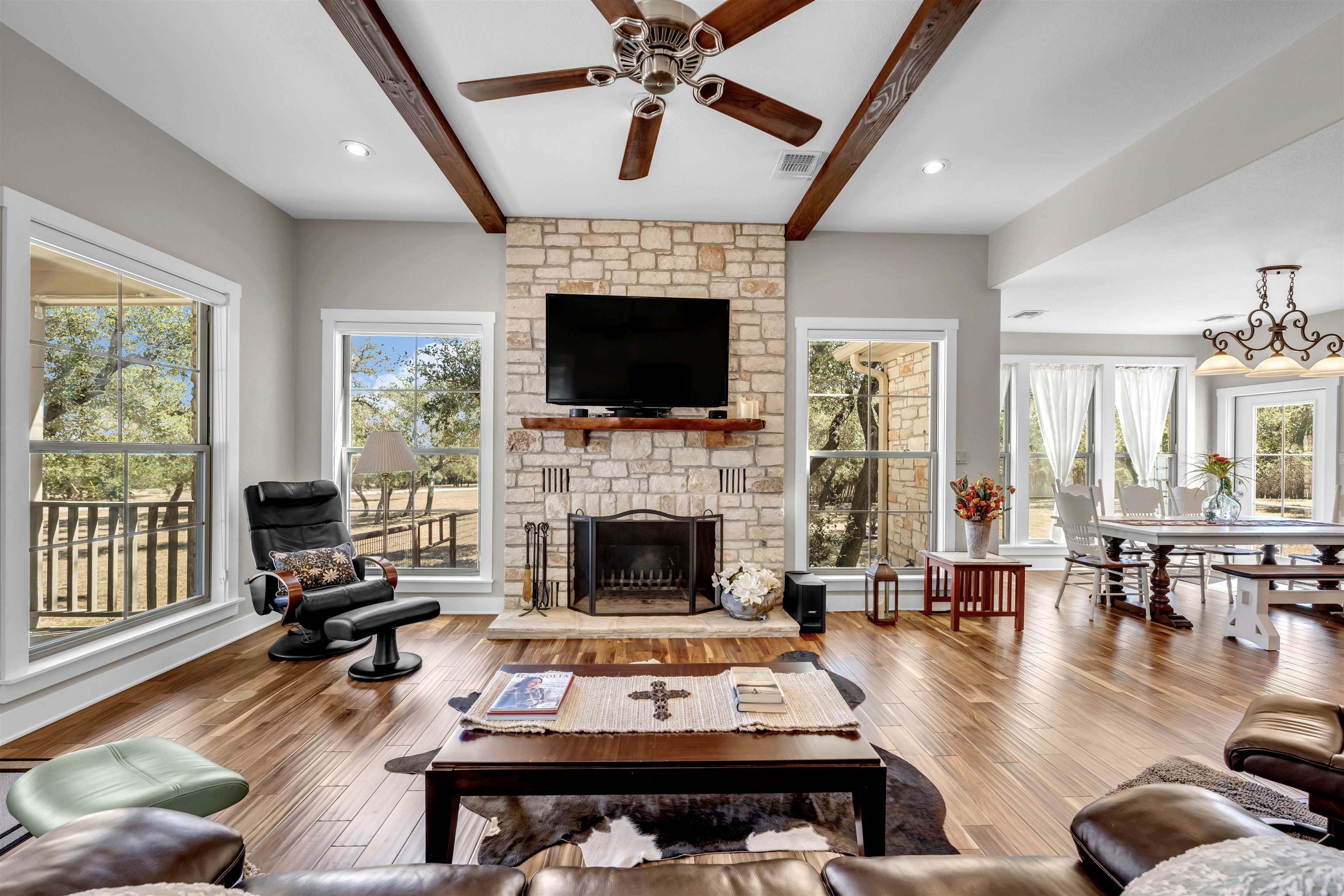 105 Lavonna Fox Drive