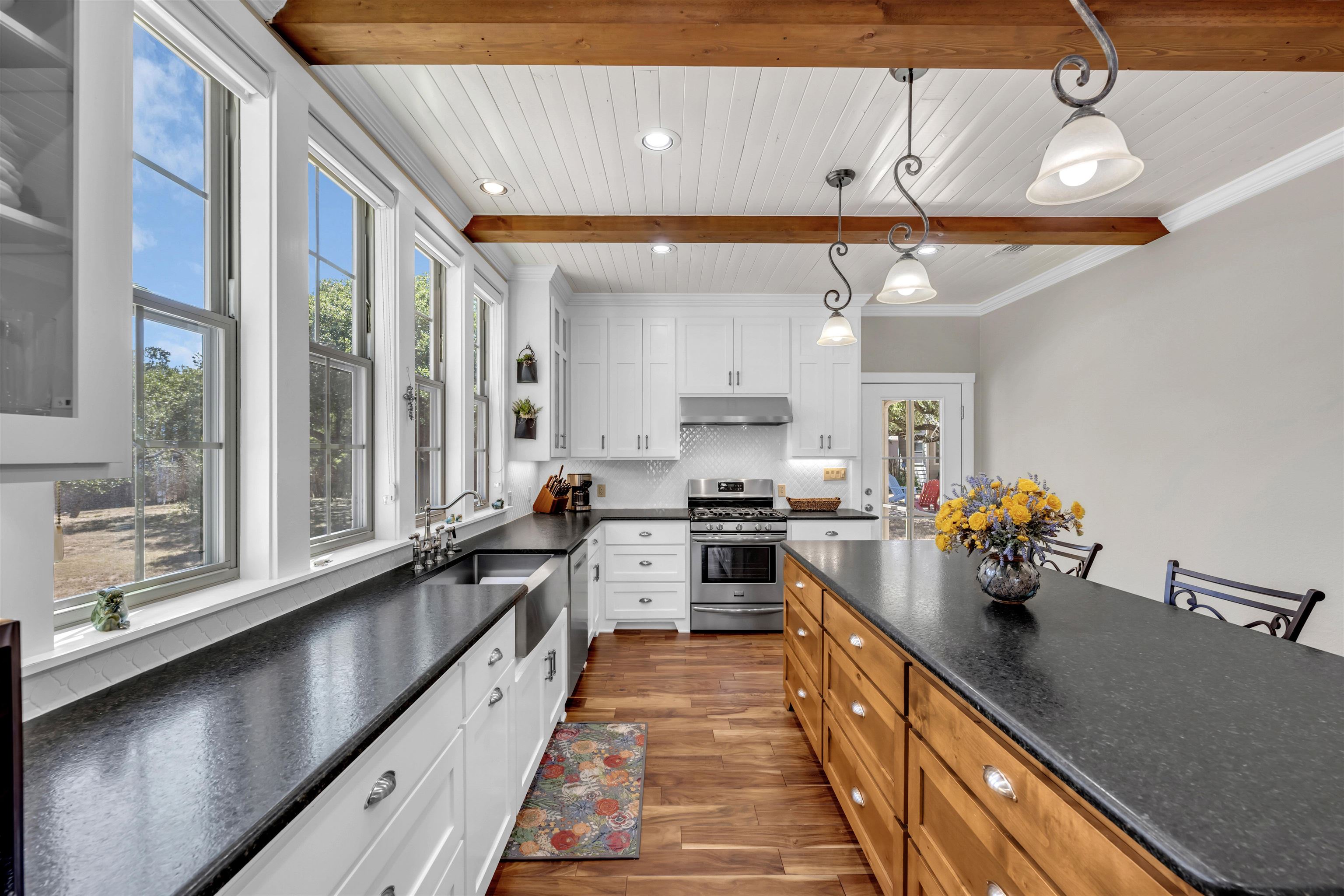 105 Lavonna Fox Drive
