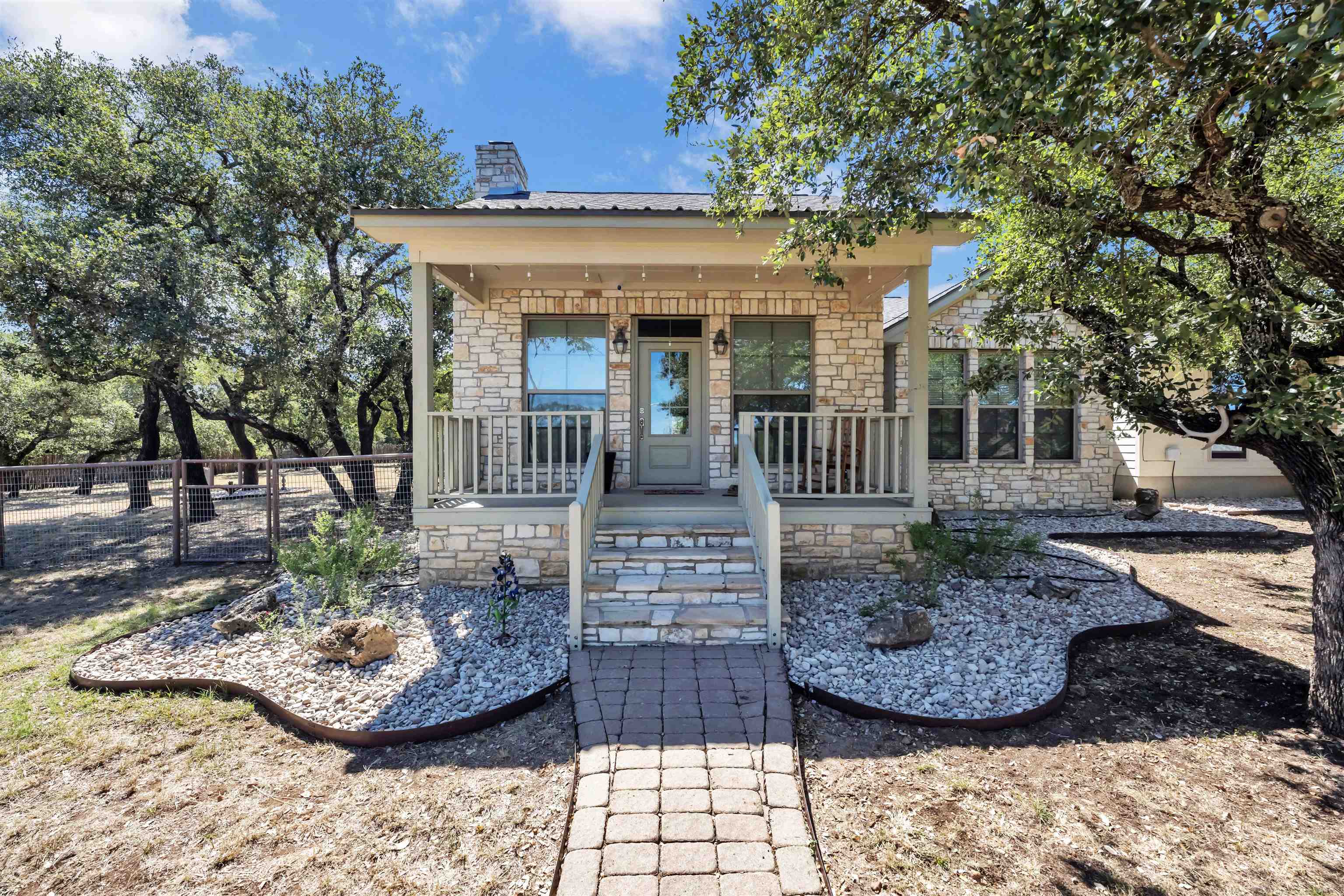 105 Lavonna Fox Drive