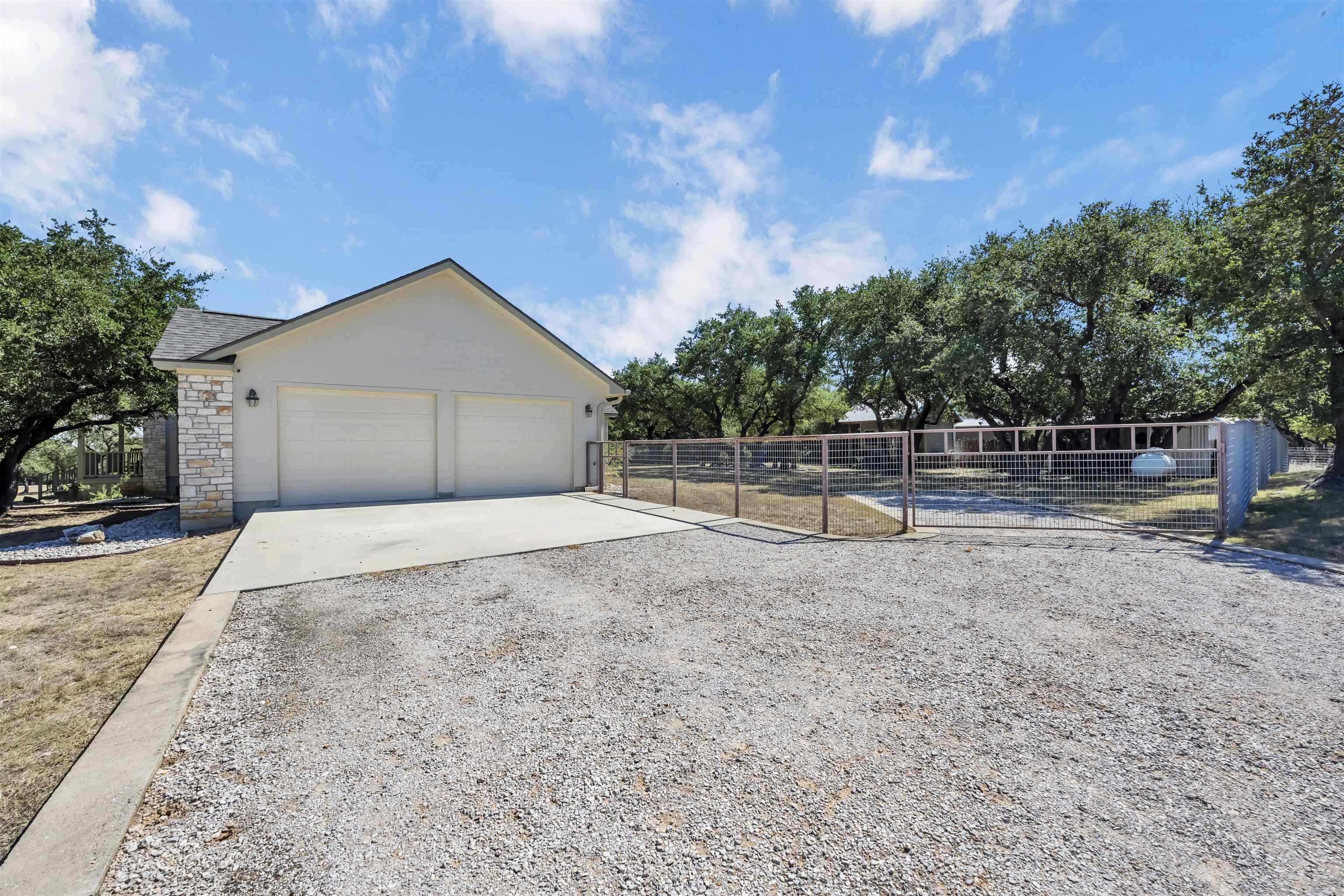 105 Lavonna Fox Drive