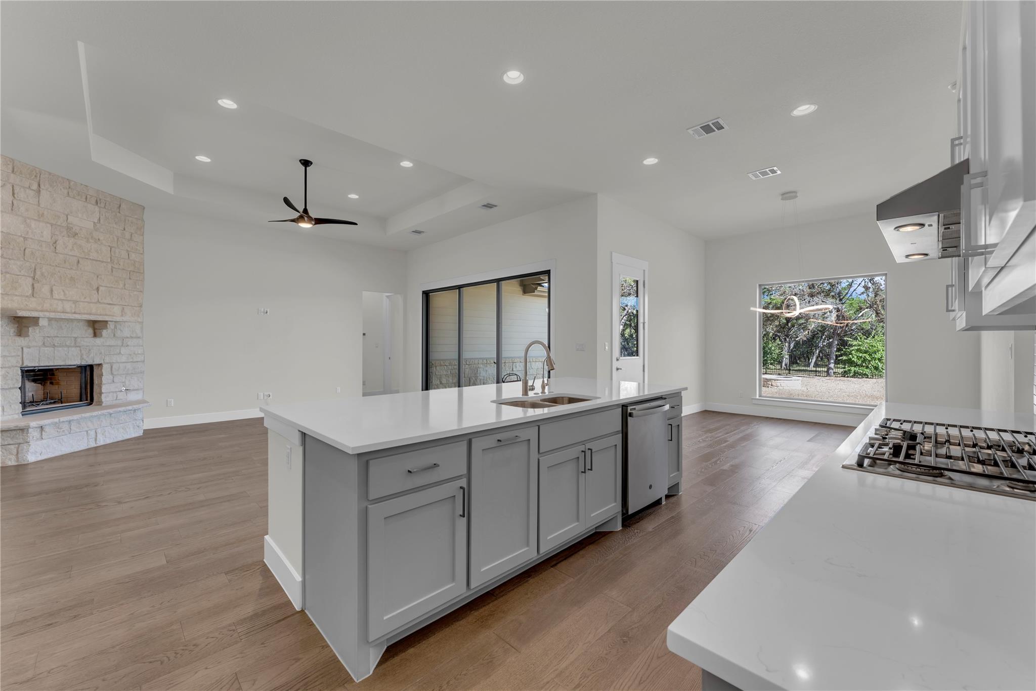 2140 Carpenter LOOP