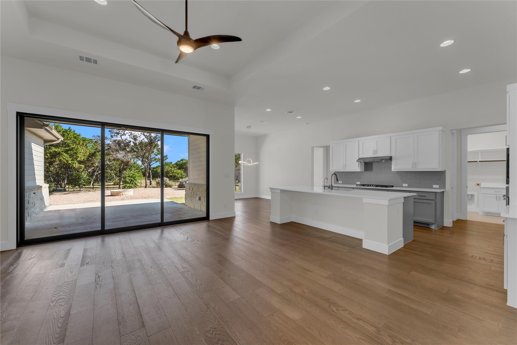 2140 Carpenter LOOP