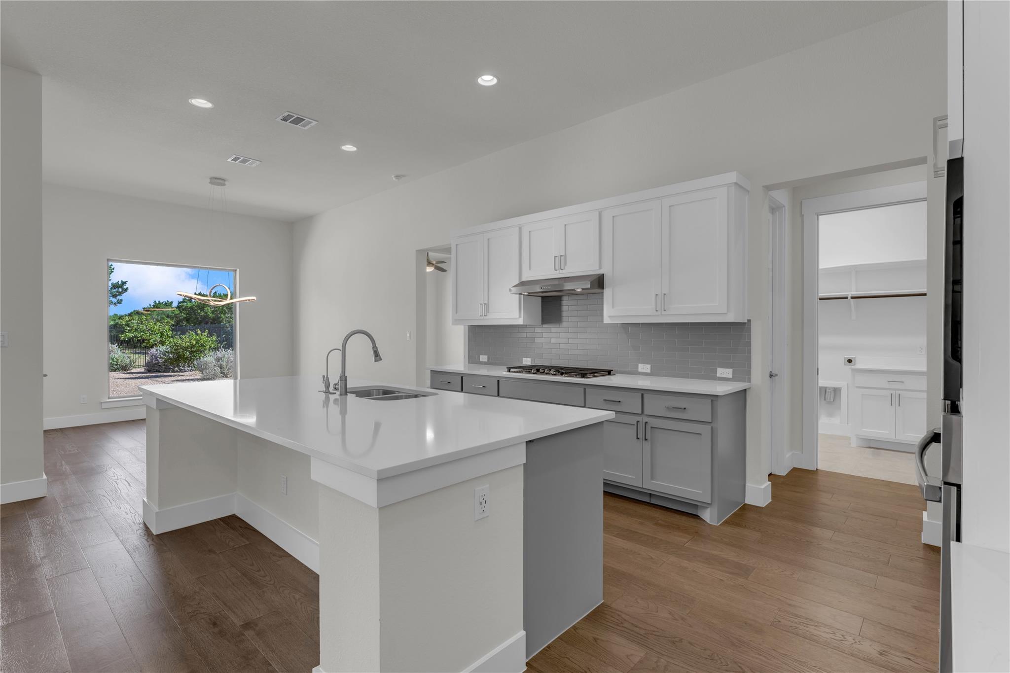 2140 Carpenter LOOP