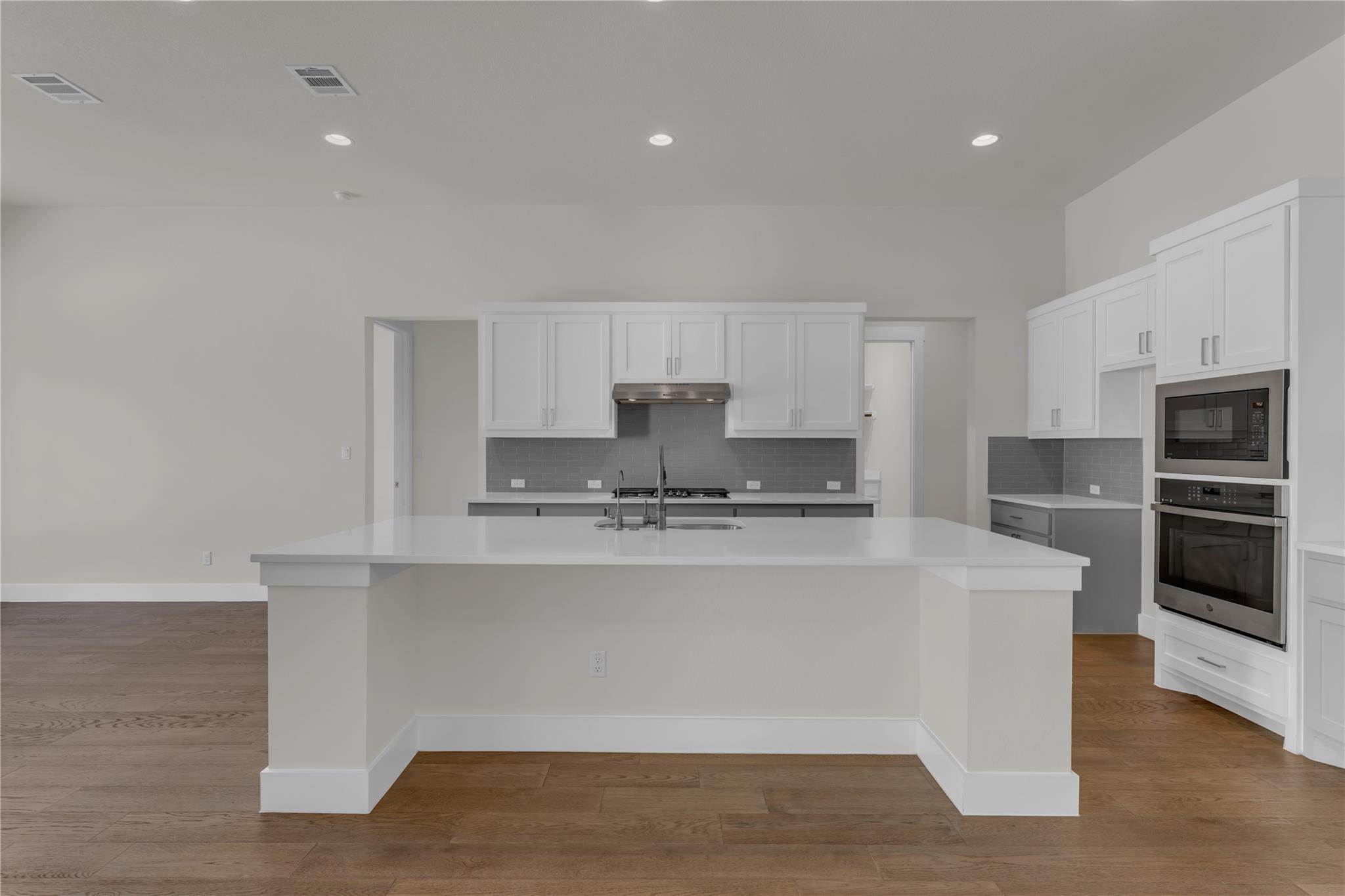 2140 Carpenter LOOP