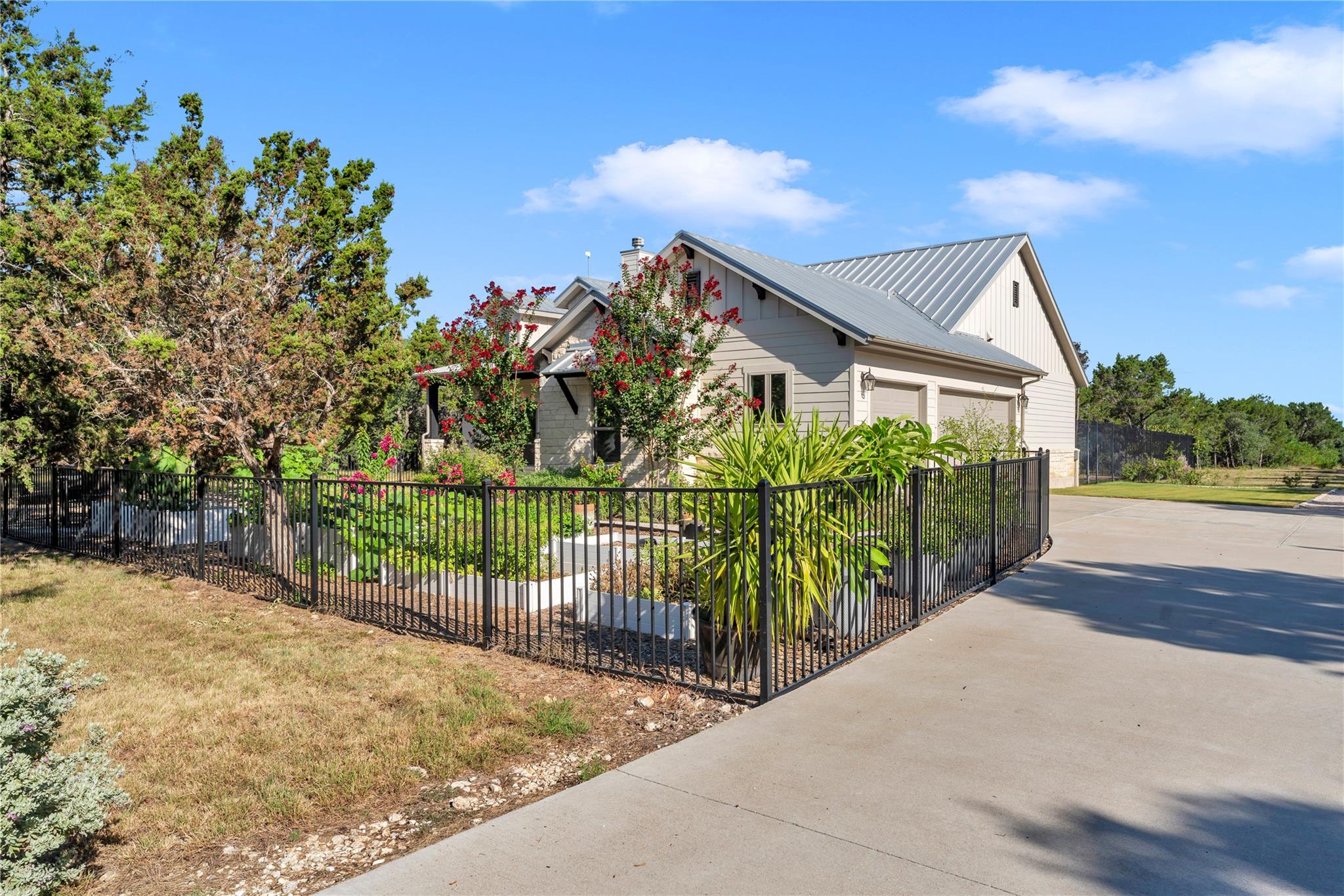 2140 Carpenter LOOP