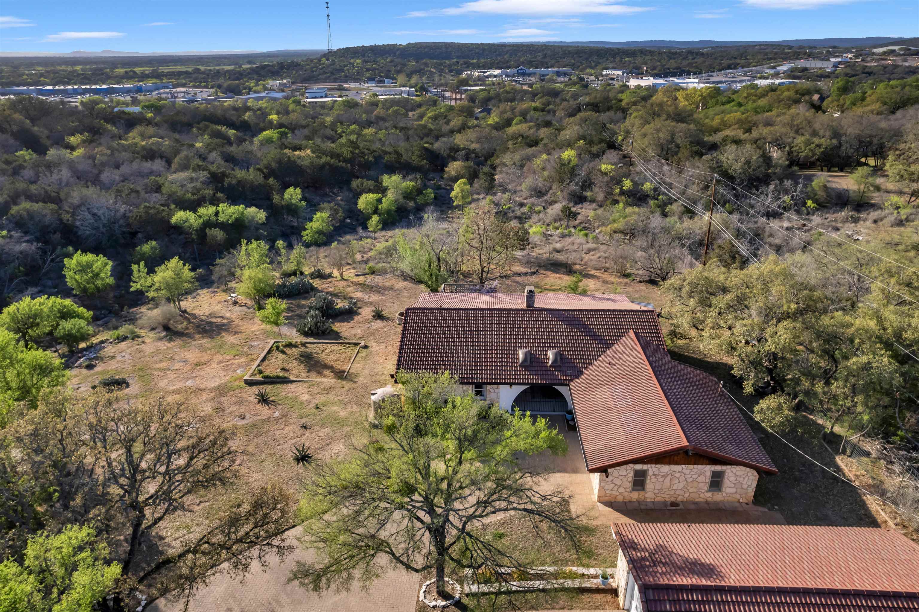 3008 Vista Ln