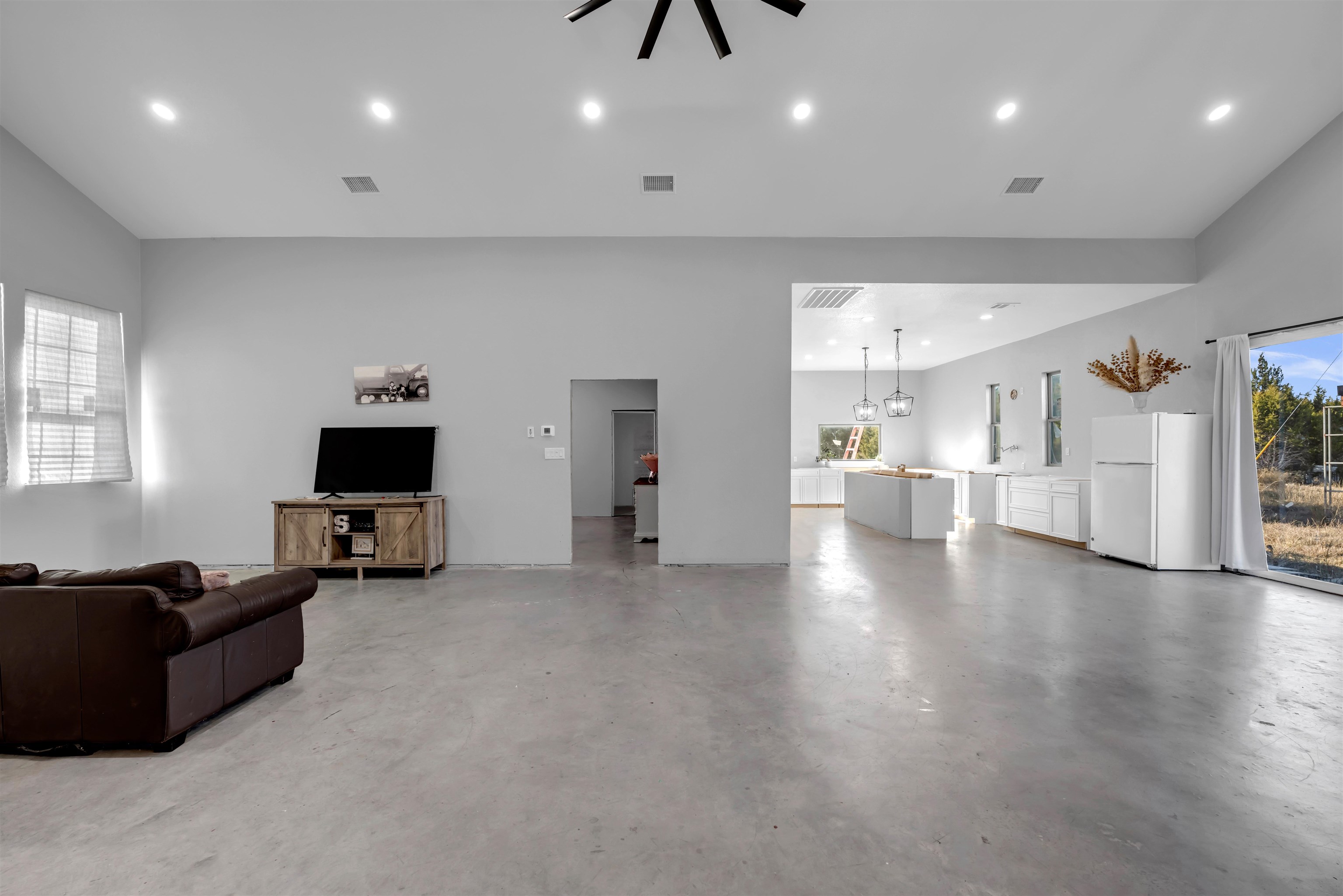 3810 W Fm 243