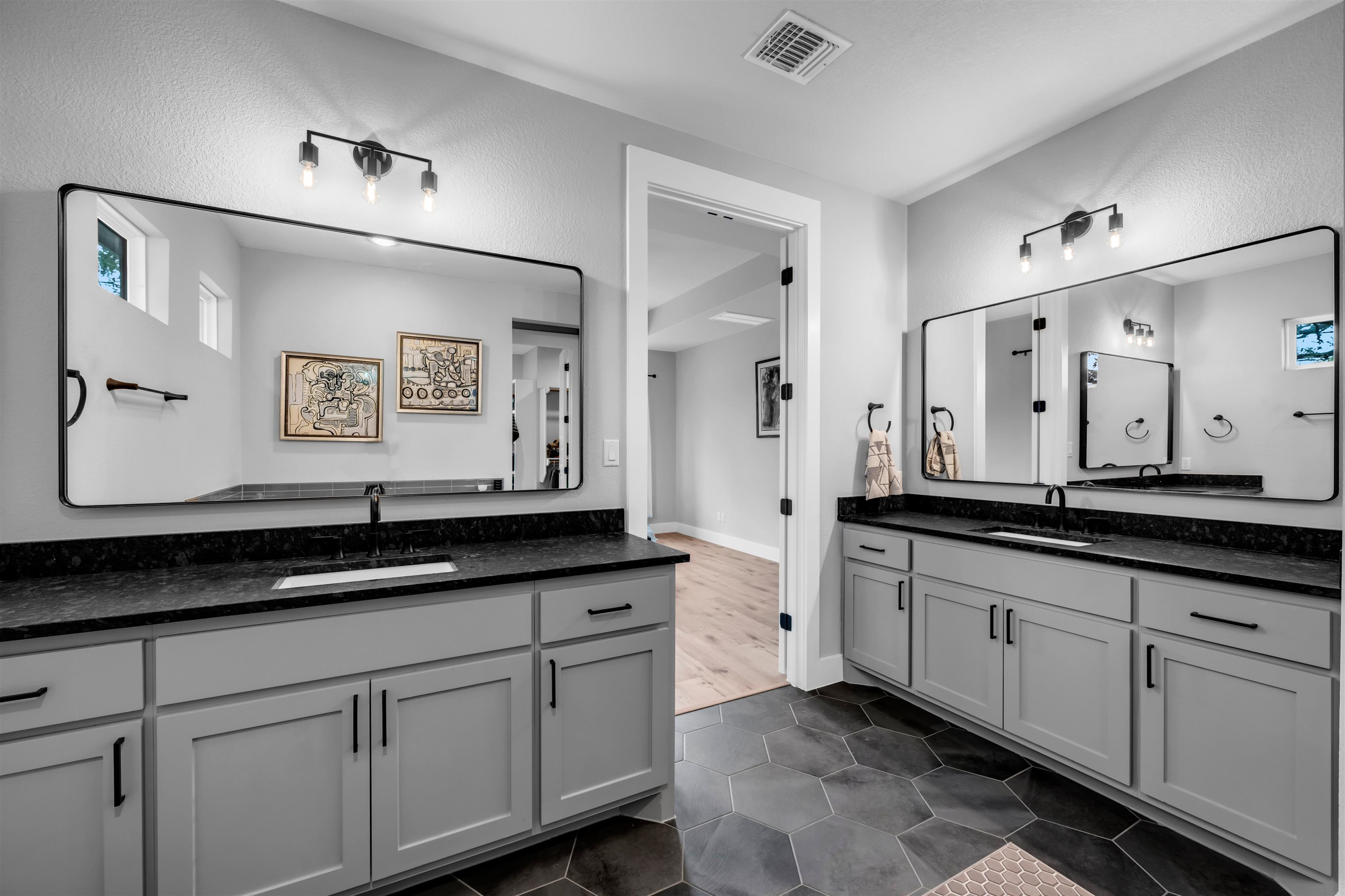 123 Wandering Oaks Cir