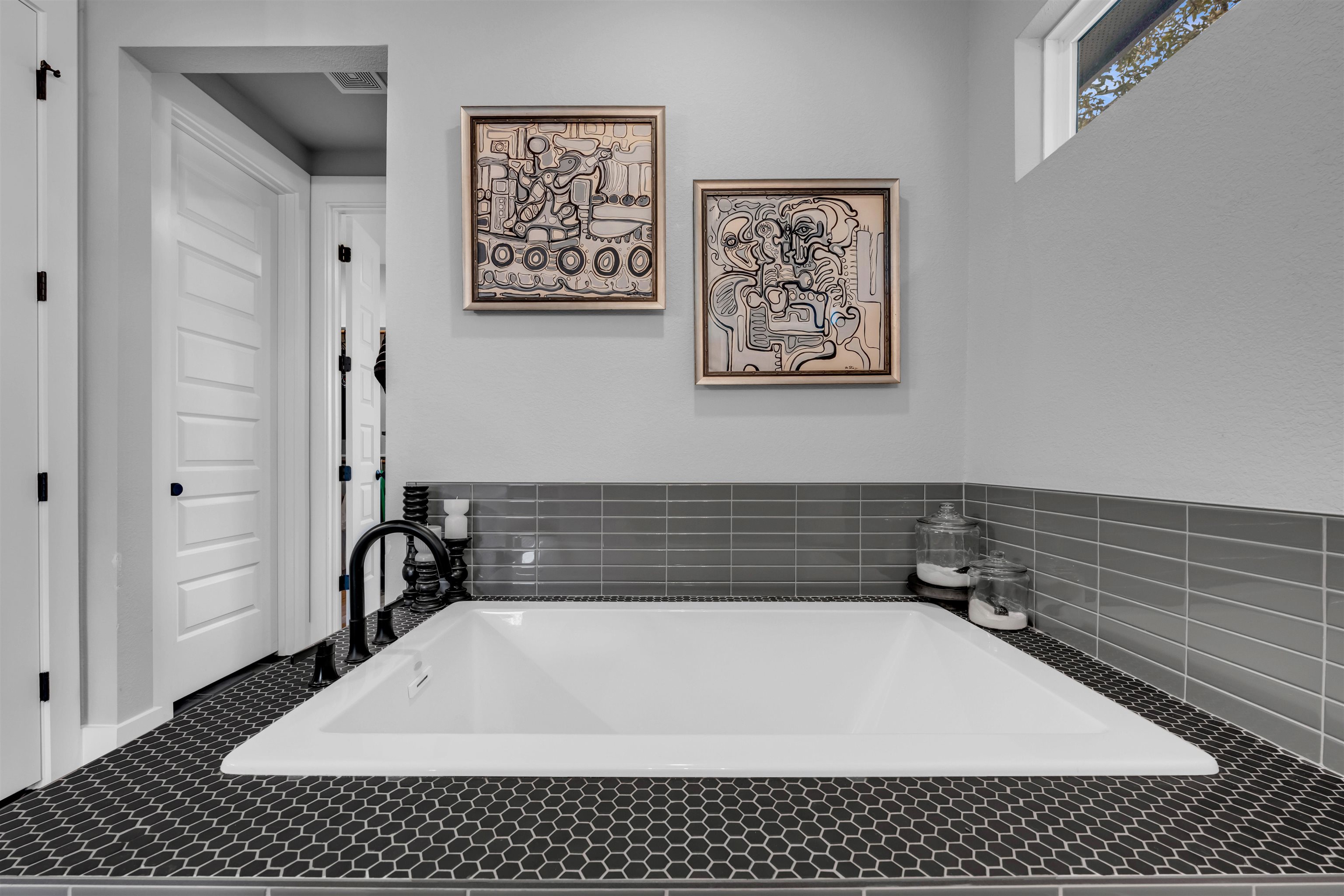 123 Wandering Oaks Cir