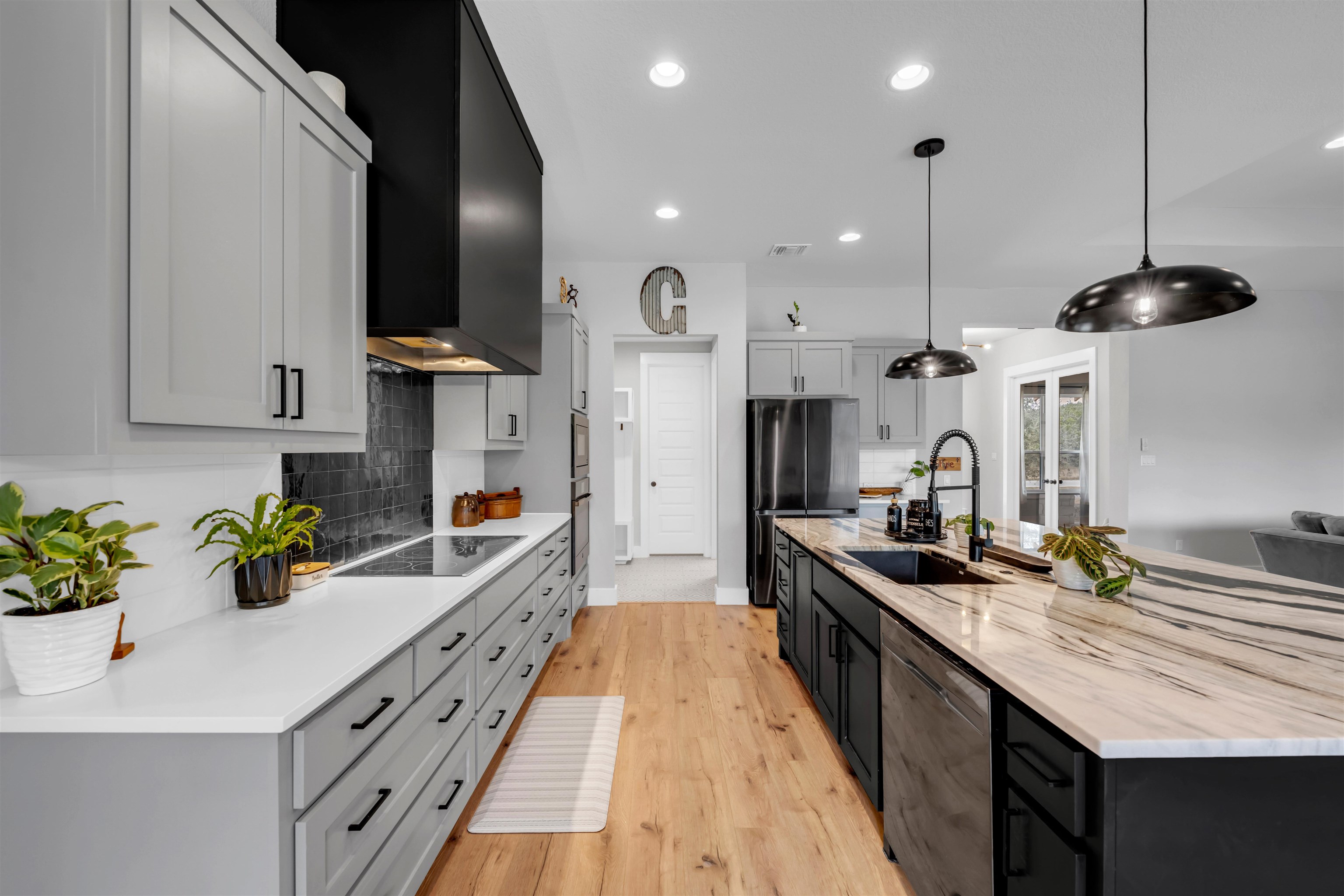 123 Wandering Oaks Cir