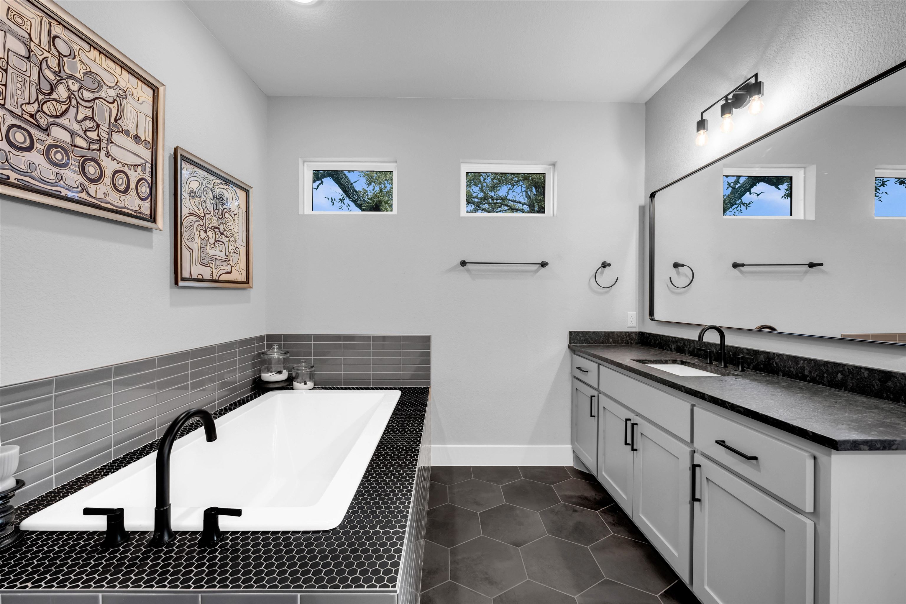 123 Wandering Oaks Cir