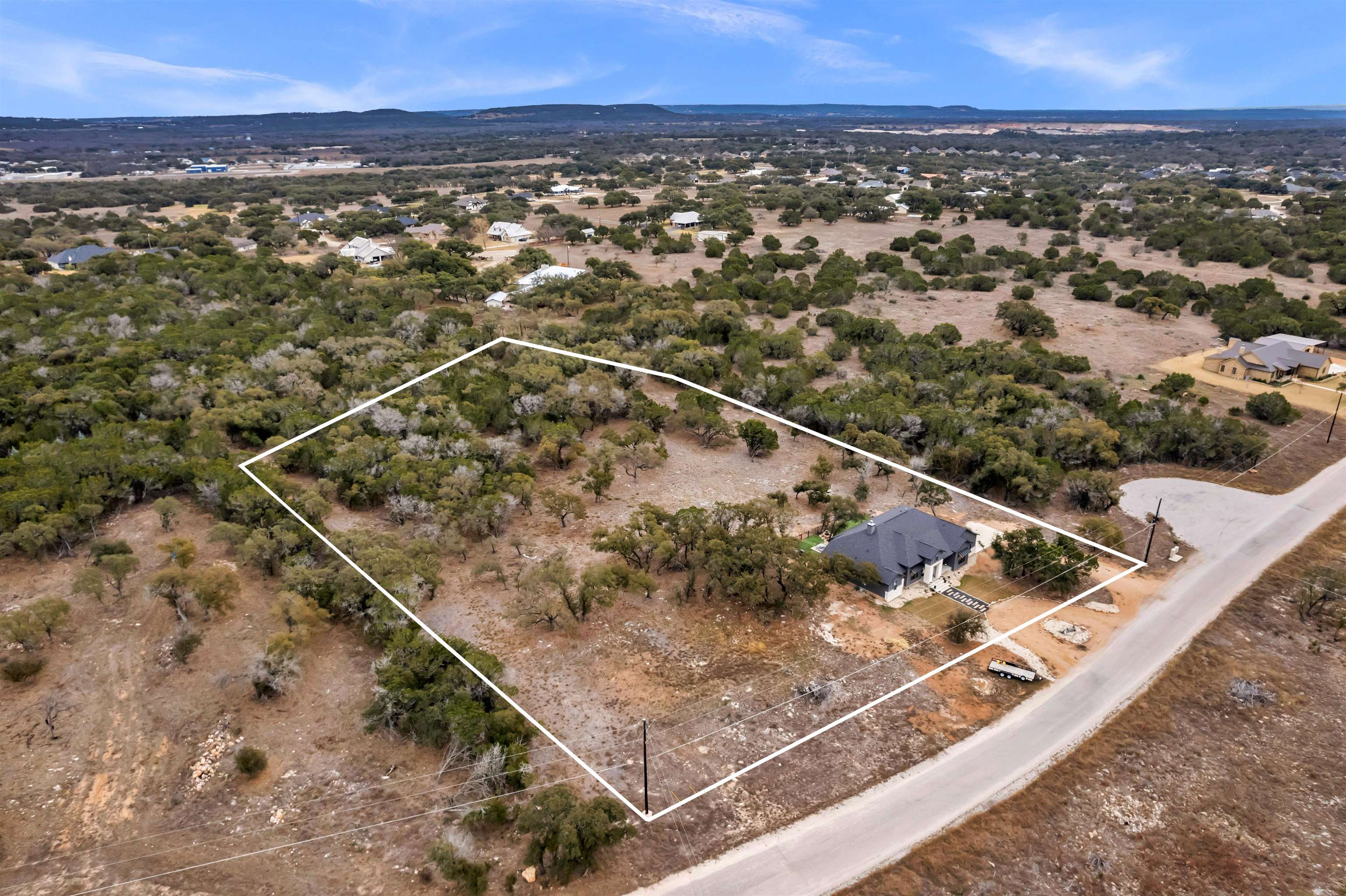 123 Wandering Oaks Cir