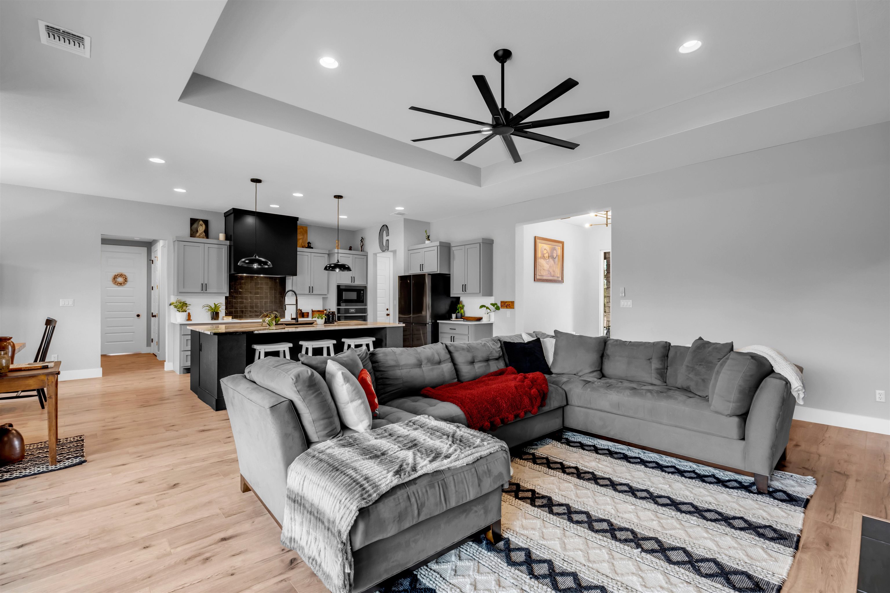 123 Wandering Oaks Cir