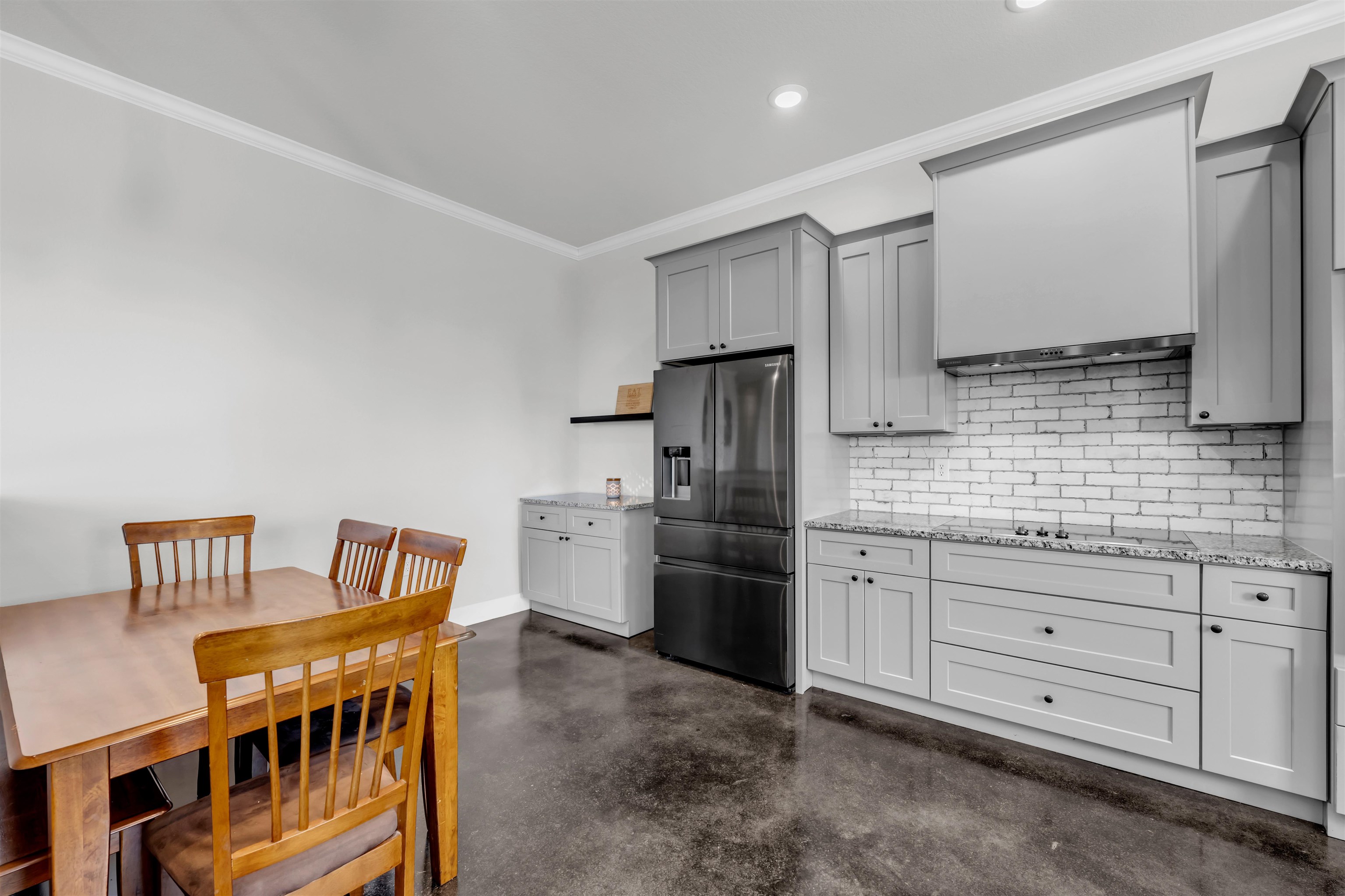 113 S Thomas Cove