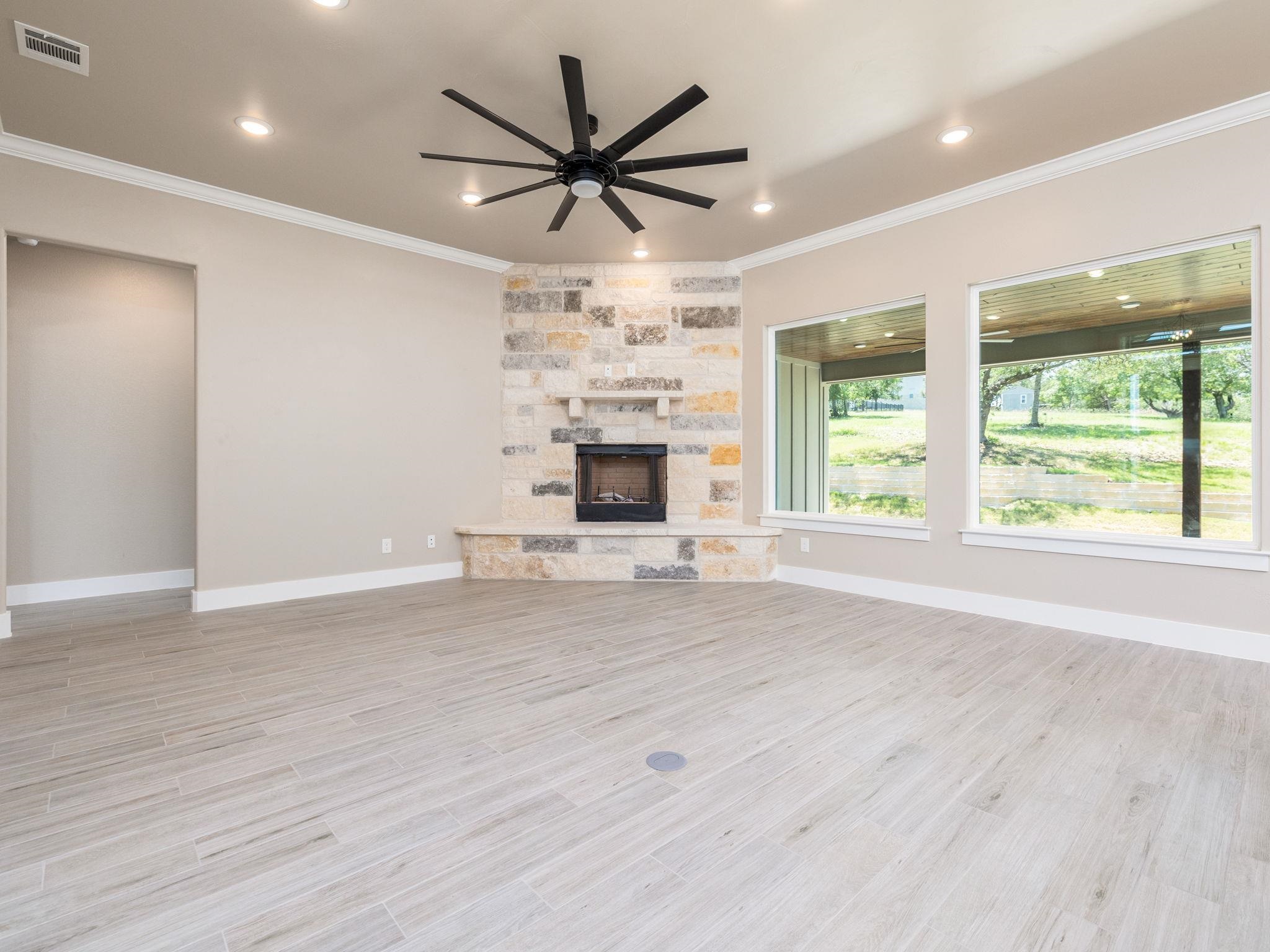 101 Dawna Len Dr