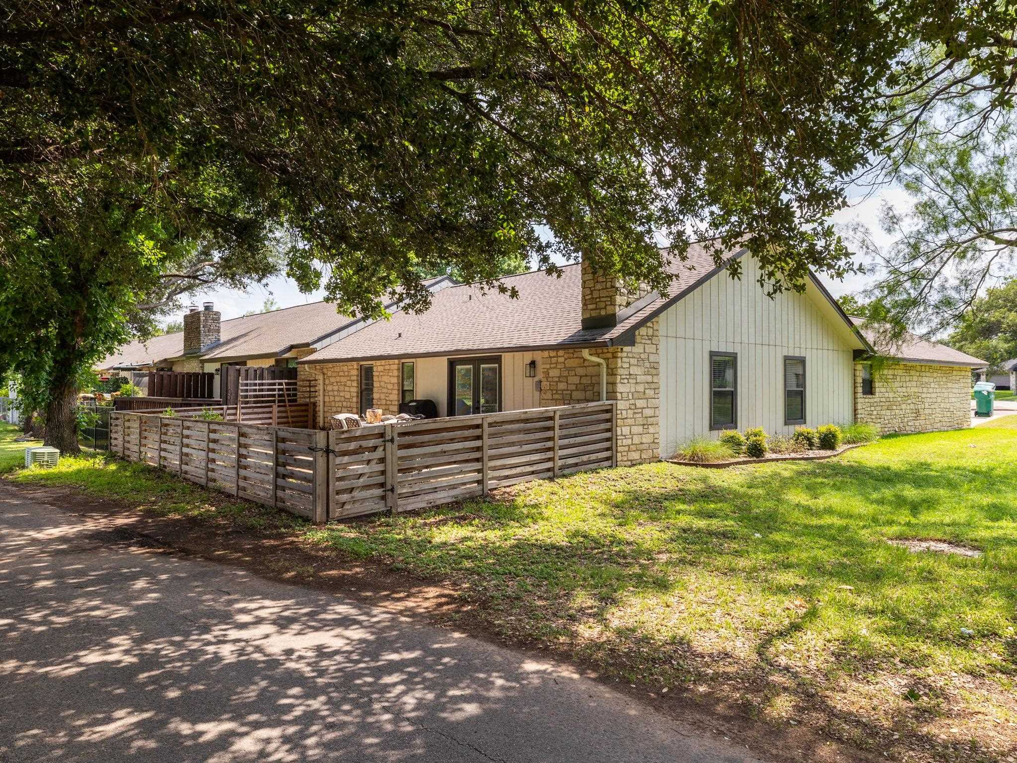 26 Fairway Ln