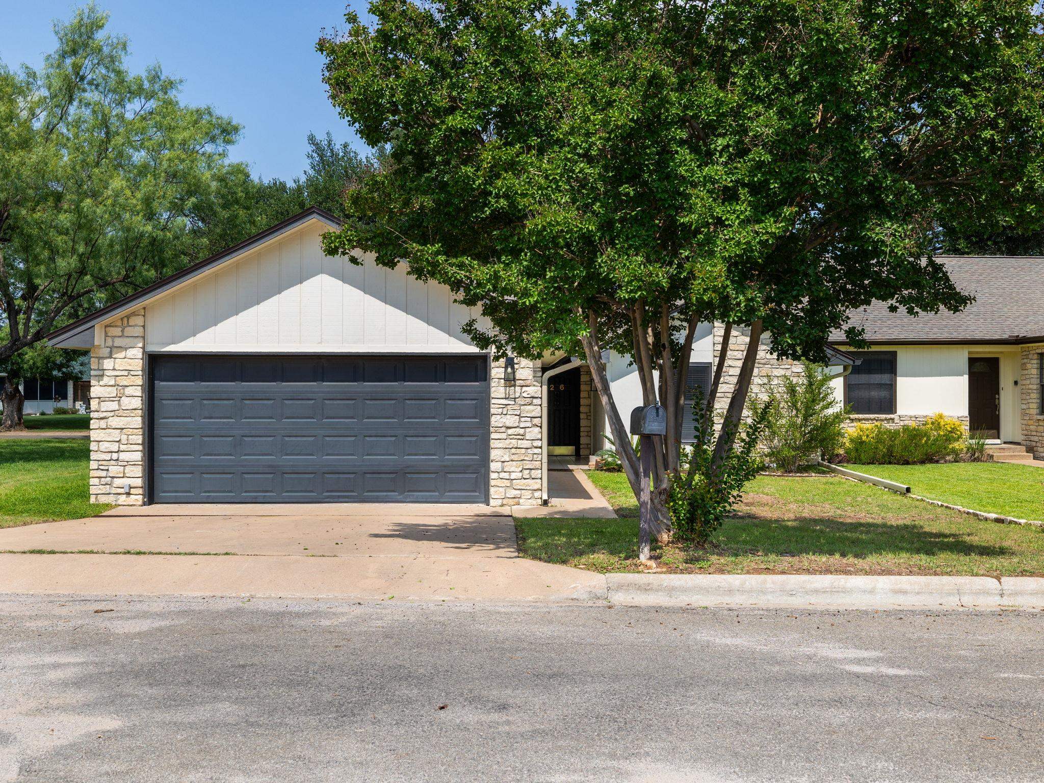 26 Fairway Ln