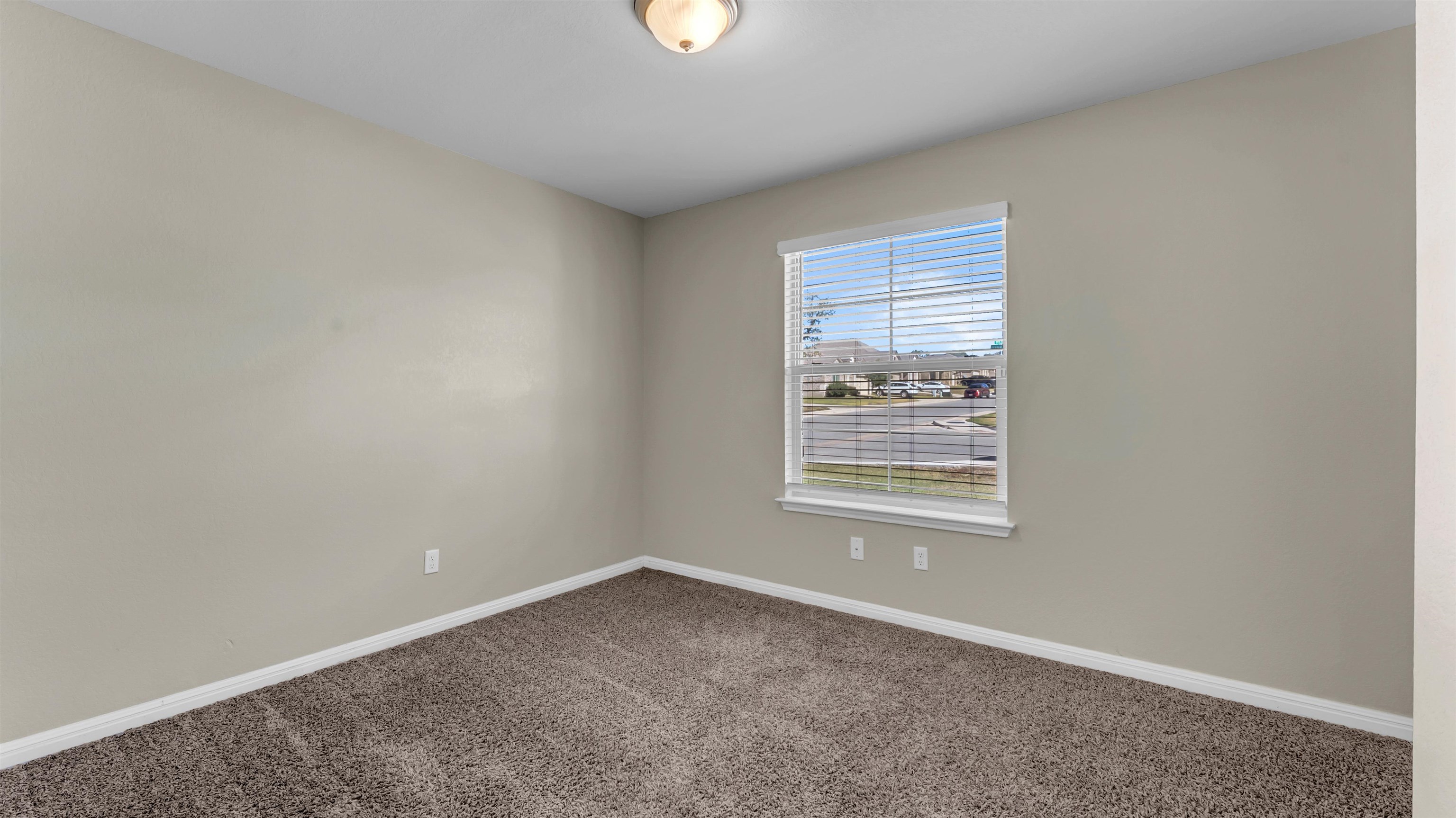313 Geneva Ln