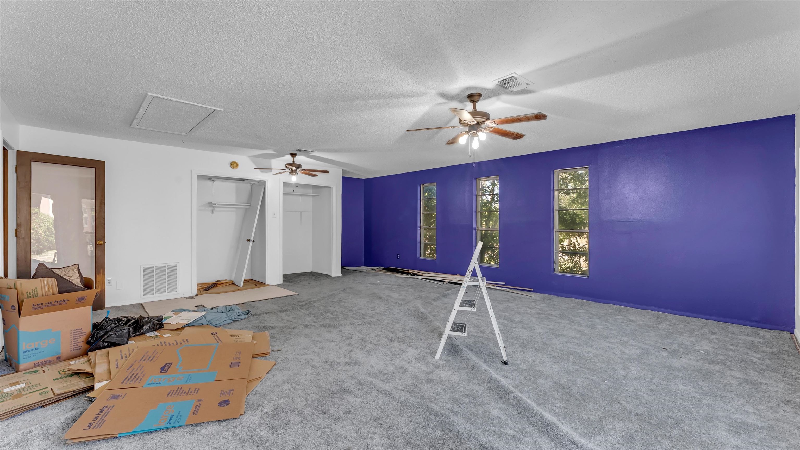 313 Geneva Ln