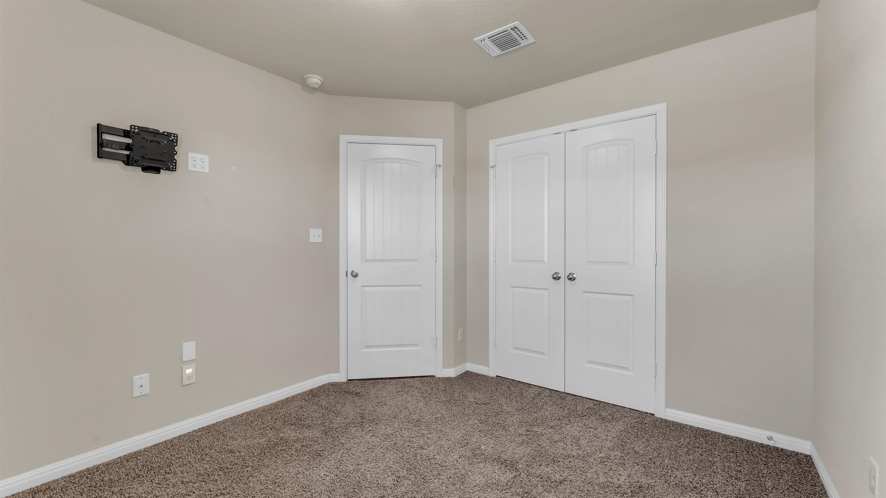 313 Geneva Ln